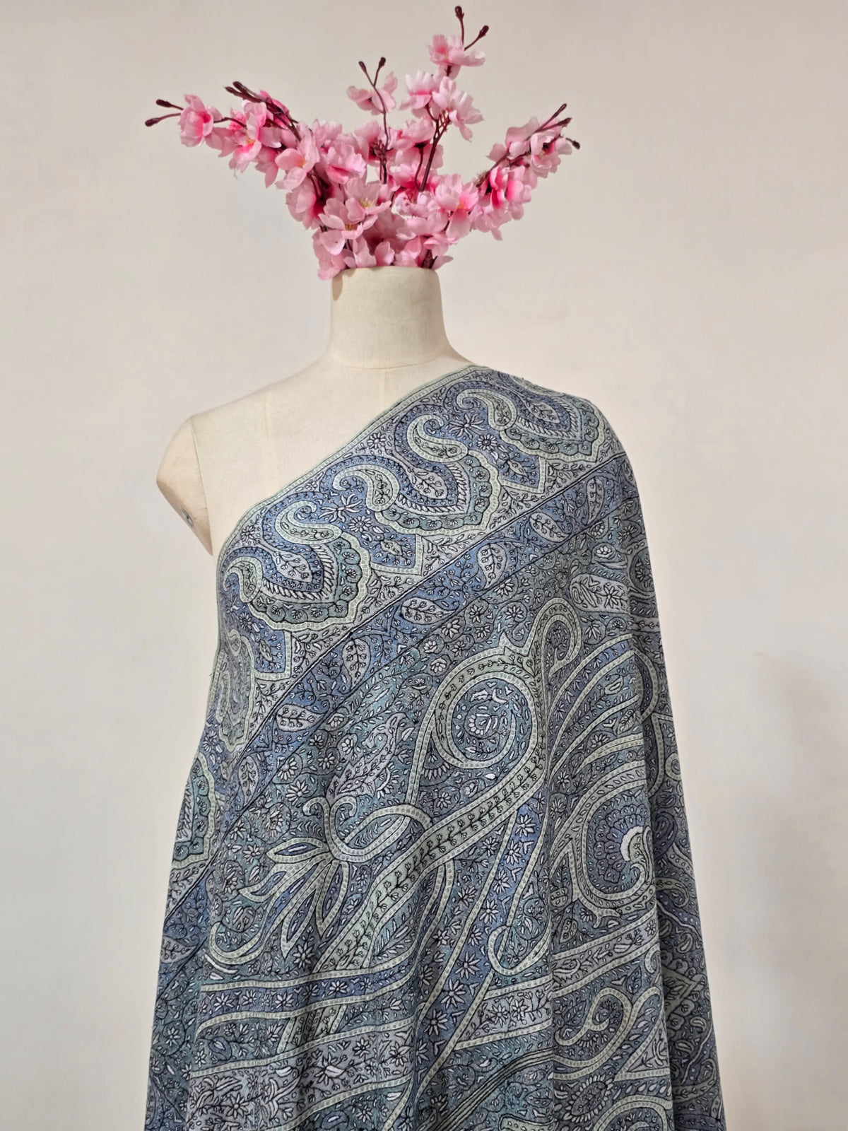Pure Pashmina 3 Yards Kalamkari Azure Heritage Flow: Sozni Hand Embroidered