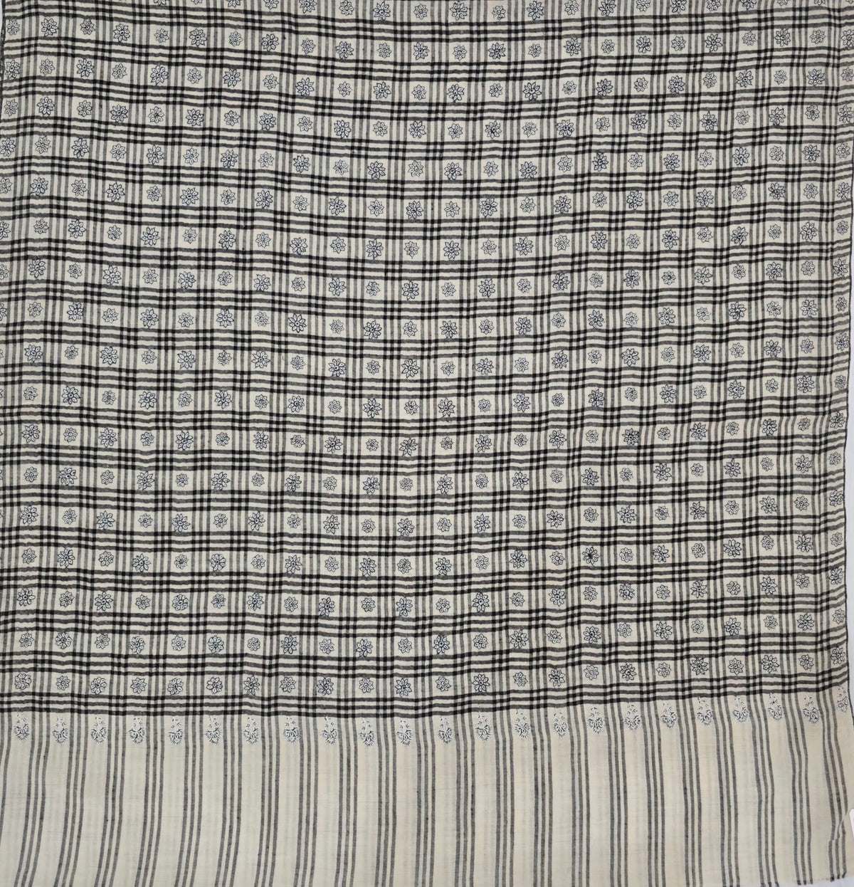 Heritage Lattice Whisper: Hand Embroidered Pure Pashmina Shawl