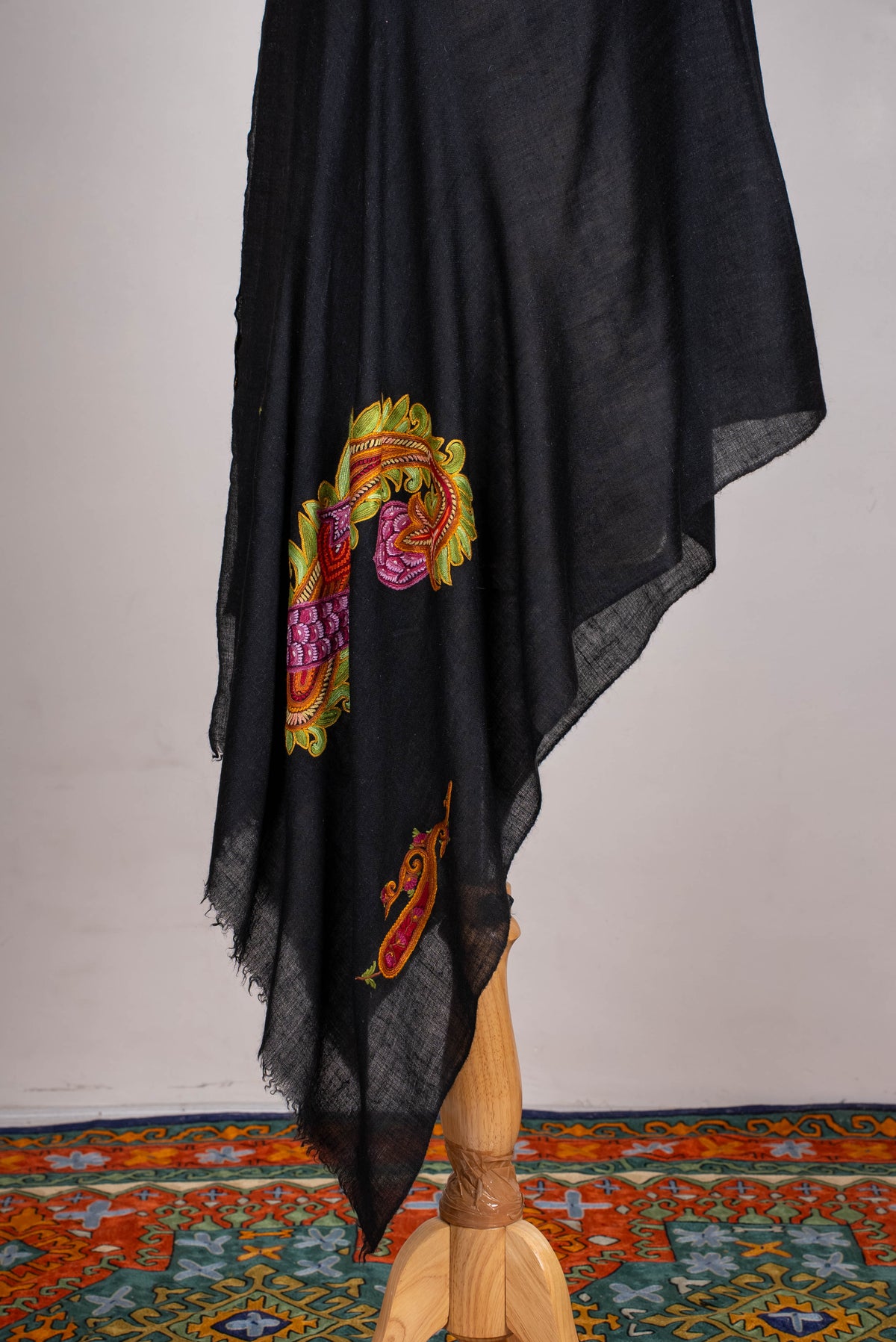 Pure Pashmina Aari Hand Embroidered Scarf with Artistic Paisley Motifs