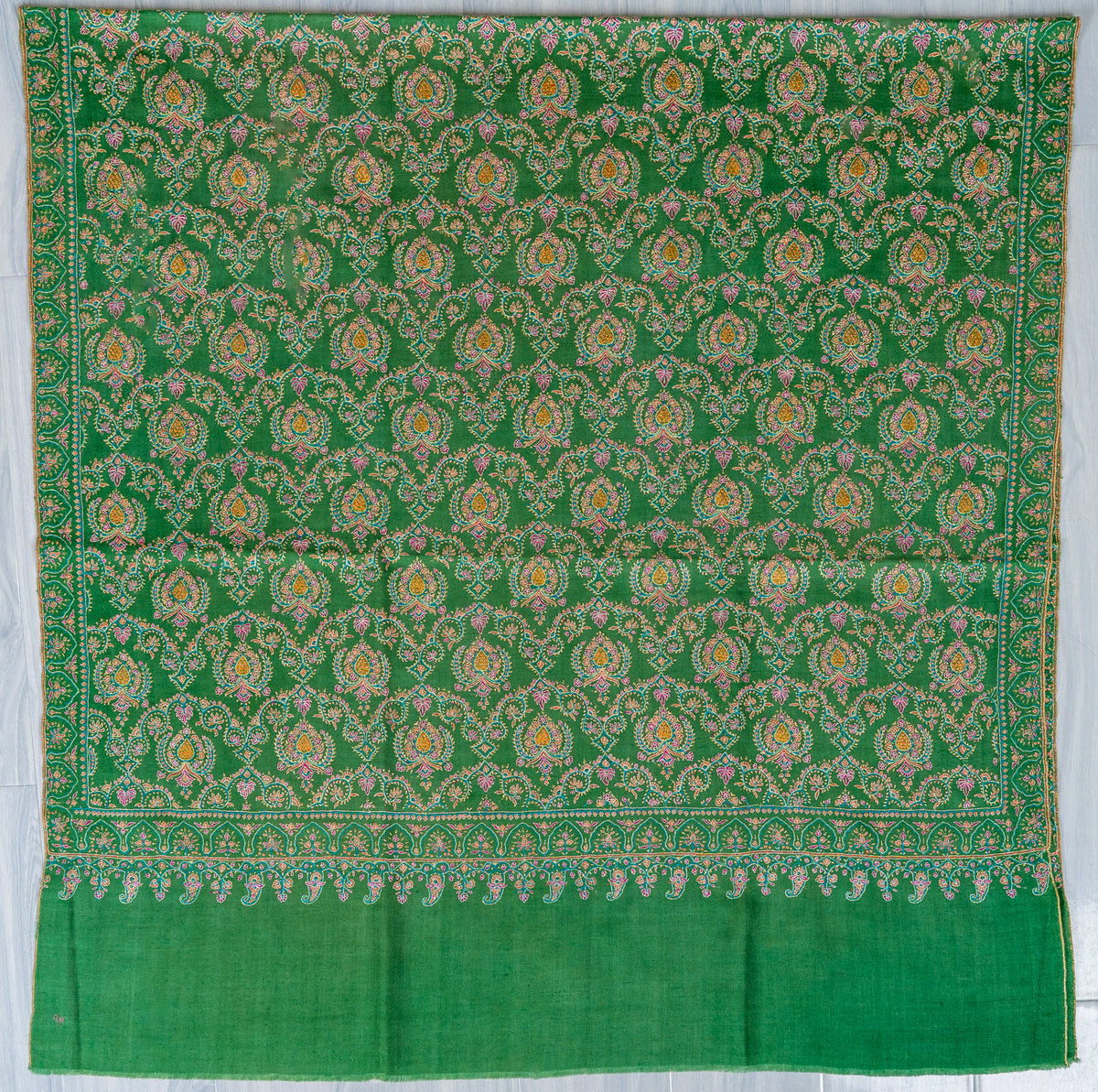 Pure silk embroidered Pure Pashmina Sozni Shawl