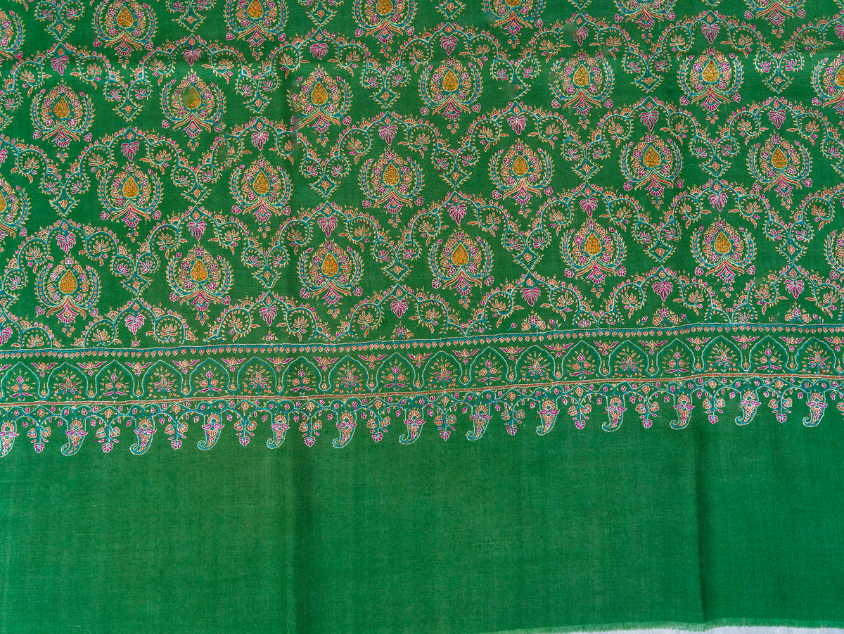 Pure silk embroidered Pure Pashmina Sozni Shawl