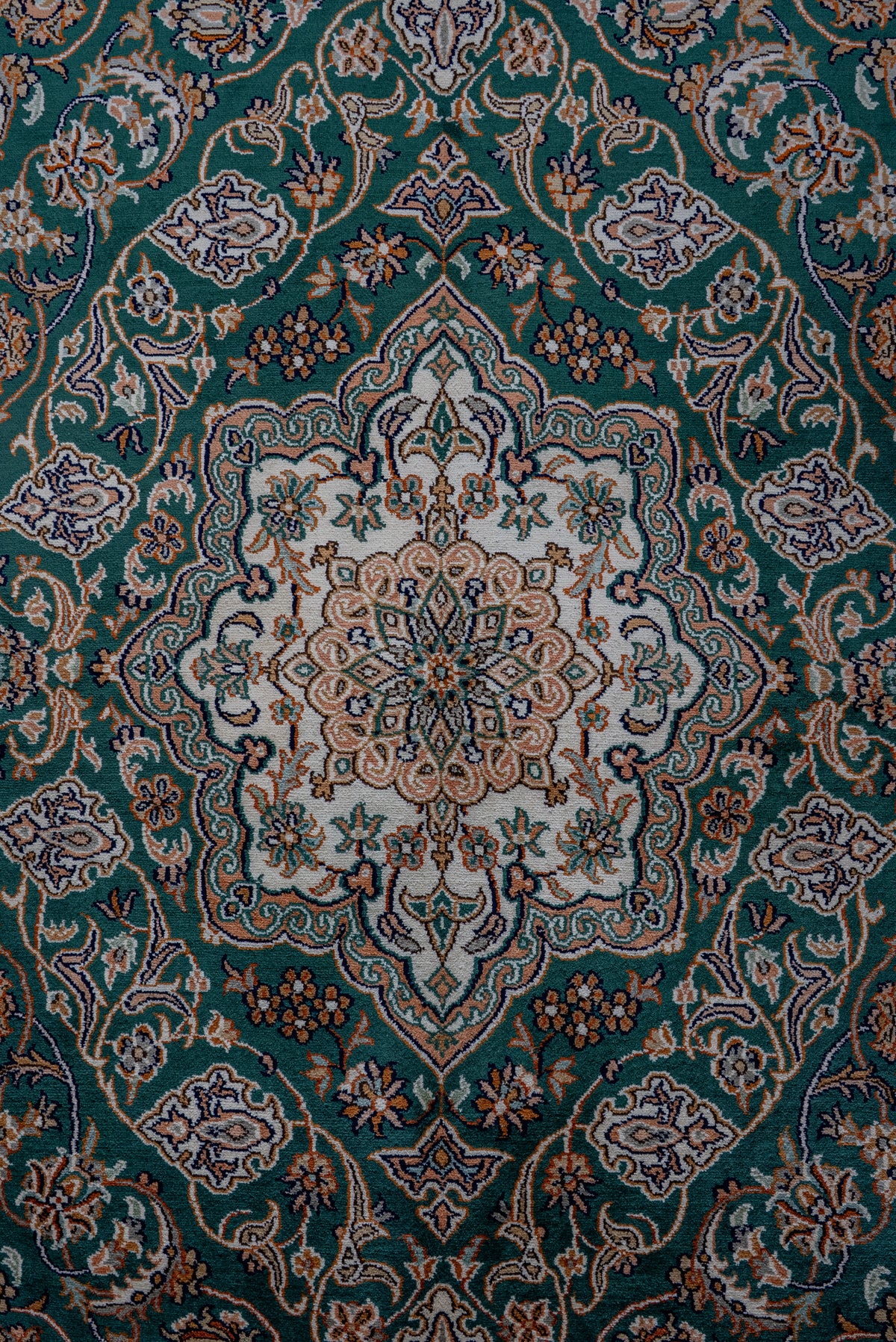 6ft x 4ft: Emerald Garden Medallion: Hand Knotted Mulberry silk on silk Kashmiri Carpet