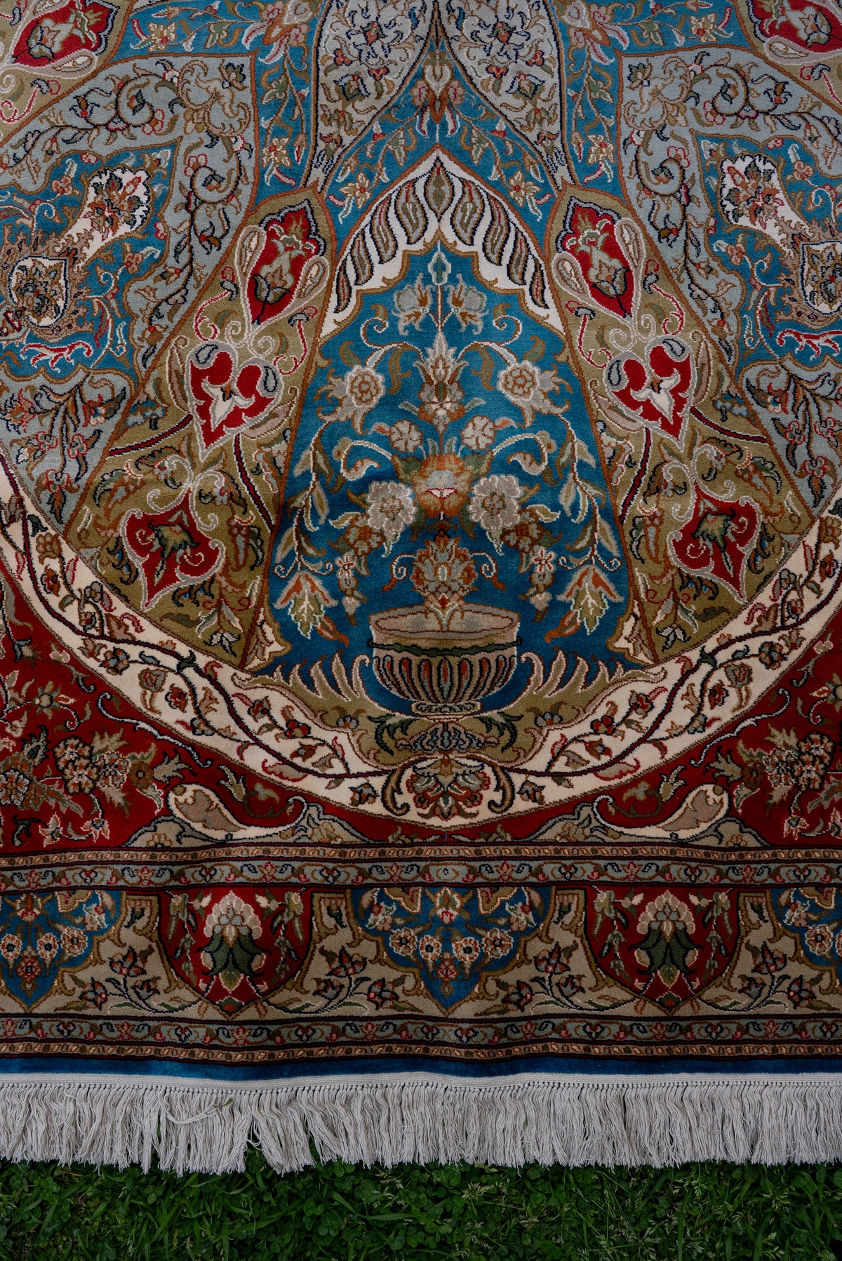 6ft x 4ft: Royal Azure Pavilion: Hand Knotted Mulberry silk on silk Kashmiri Carpet