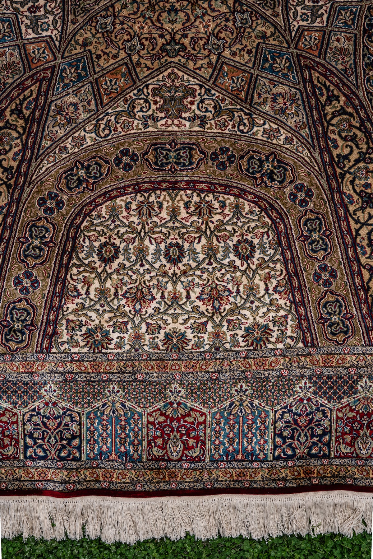 9ft x 6ft: Celestial Ivory Vault: Hand Knotted Mulberry silk on silk Kashmiri Carpet