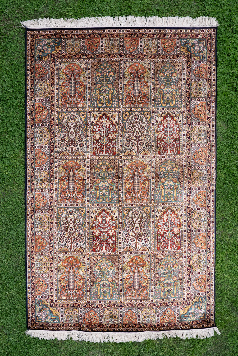 6ft * 4ft: Royal Garden Panel Tapestry: Hand Knotted Mulberry silk on silk Kashmiri Carpet
