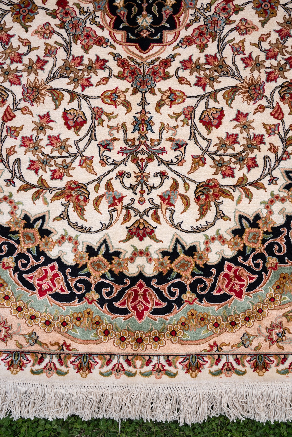 5ft x 3ft Ivory Royal Bloom: Hand Knotted Mulberry silk on silk Kashmiri Carpet