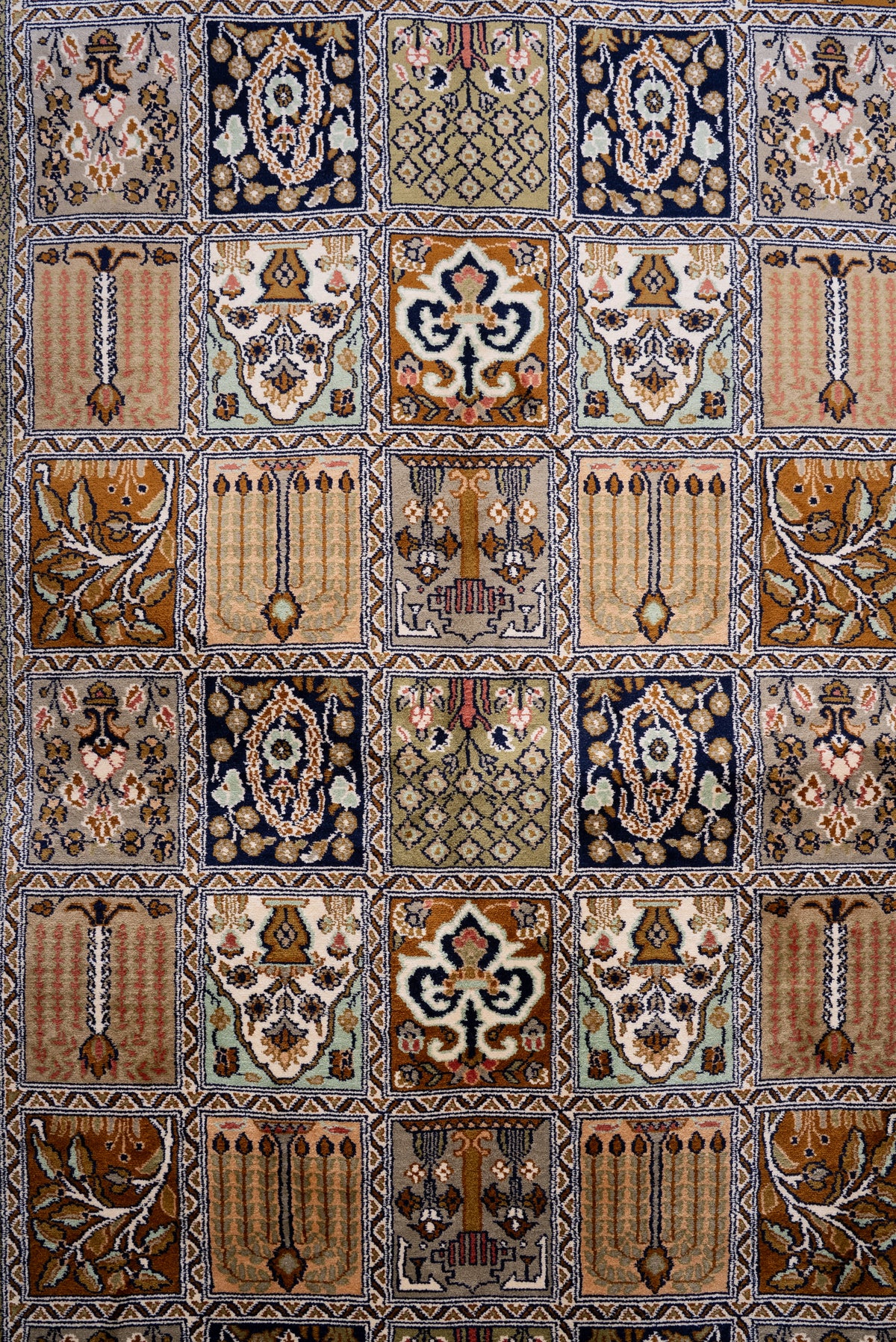 5ft x 3ft Heritage Mosaic Elegance: Hand Knotted Mulberry silk on silk Kashmiri Carpet