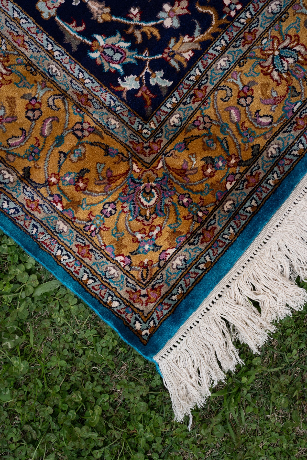 5ft x 3ft Regal Medallion Harmony: Hand Knotted Mulberry silk on silk Kashmiri Carpet