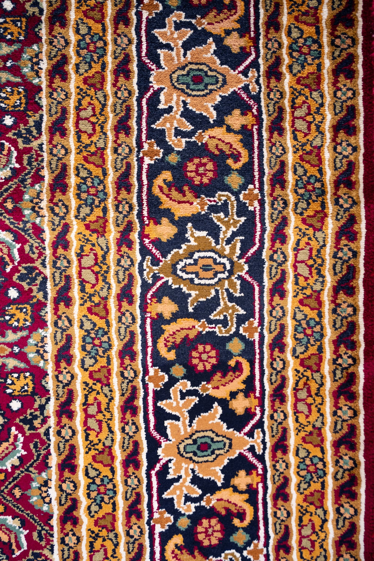 2.5ft x 4ft: Hand Knotted Mulberry silk on silk Kashmiri Carpet