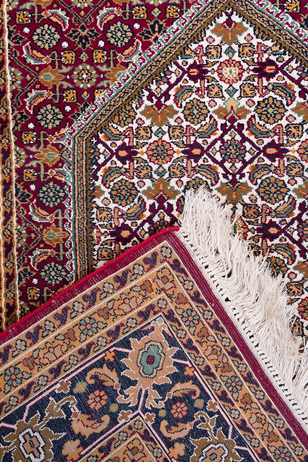 2.5ft x 4ft: Hand Knotted Mulberry silk on silk Kashmiri Carpet