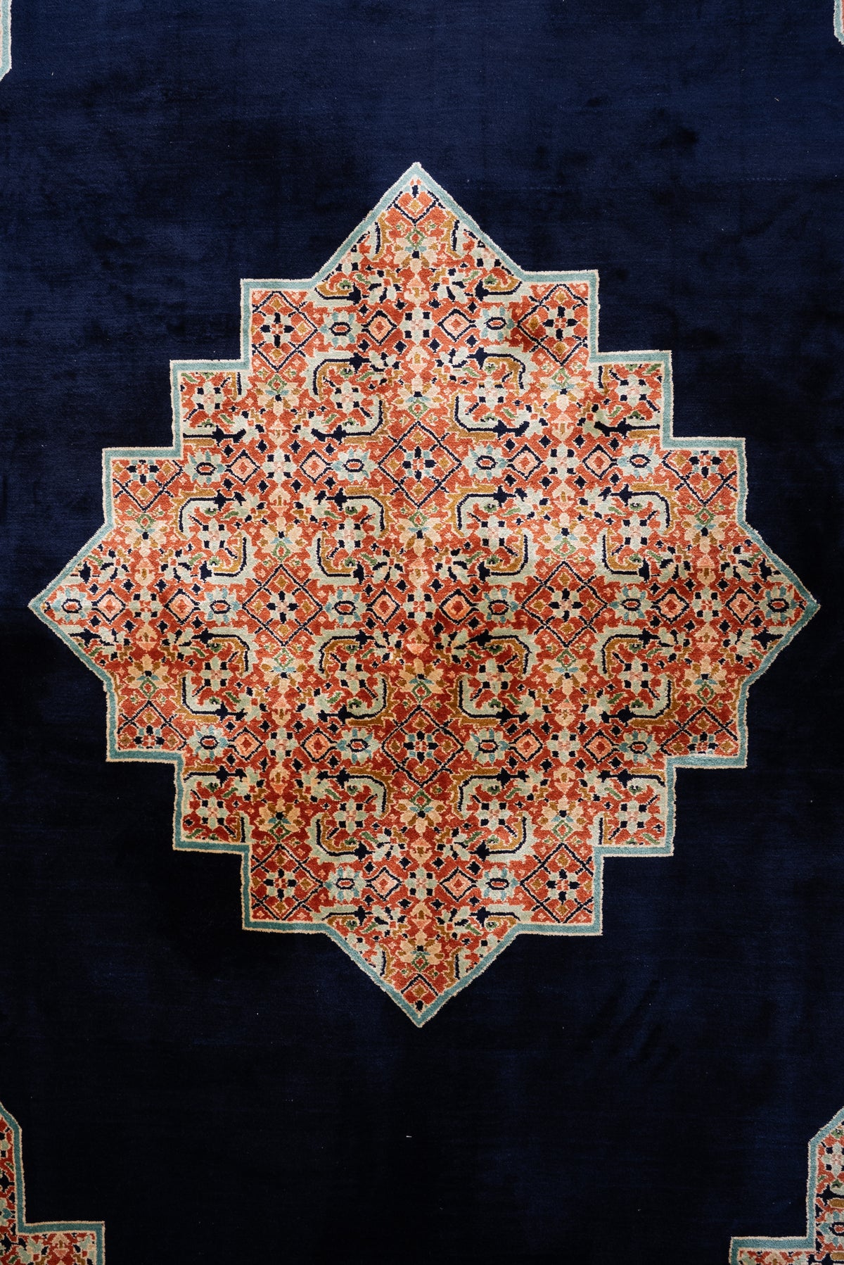 6ft x 4ft: Hand Knotted Mulberry silk on silk Kashmiri Carpet