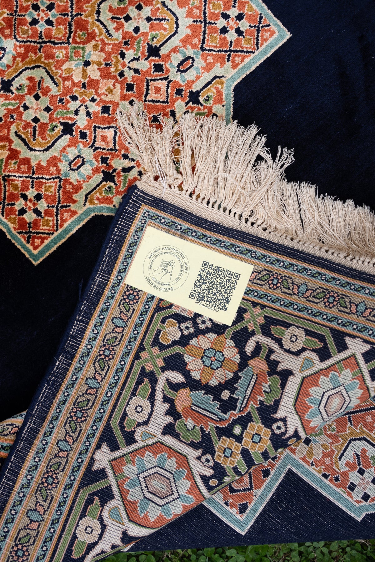 6ft x 4ft: Hand Knotted Mulberry silk on silk Kashmiri Carpet