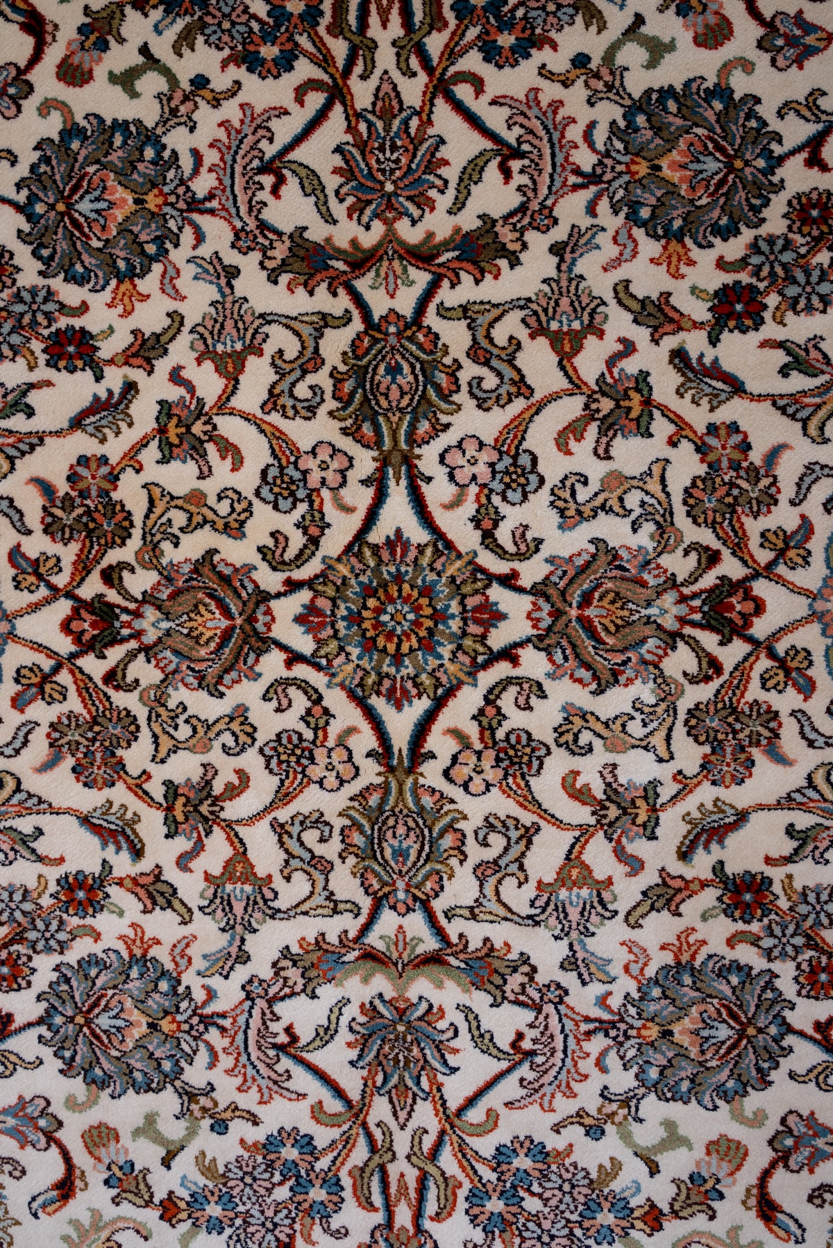 5ft x 3ft Hand Knotted Mulberry silk on silk Kashmiri Carpet
