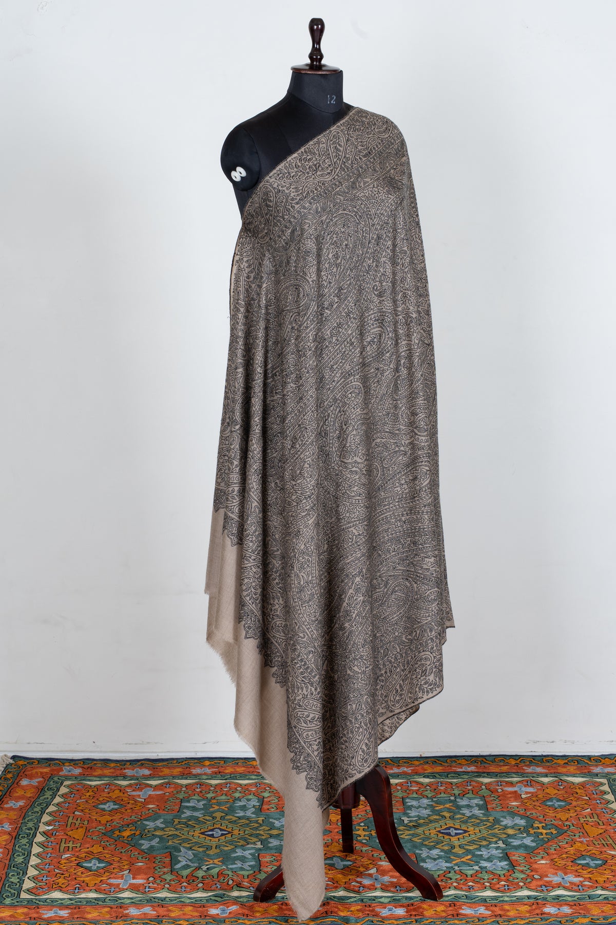 2.5 yards Pure Pashmina Shawl with Sozni Hand Embroidered Paisley Tapestry