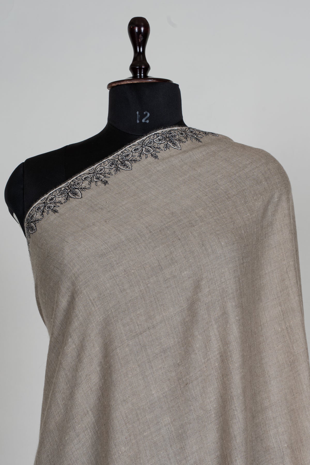 3 Yards Silver Fern Elegance Pure Pashmina Shawl with Sozni Hand Embroidered Floral Corners