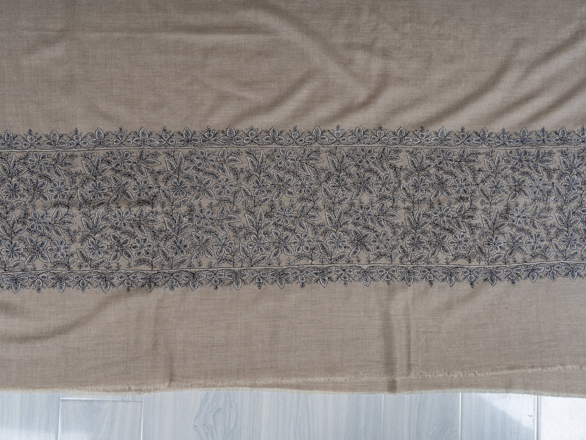 3 Yards Silver Fern Elegance Pure Pashmina Shawl with Sozni Hand Embroidered Floral Corners