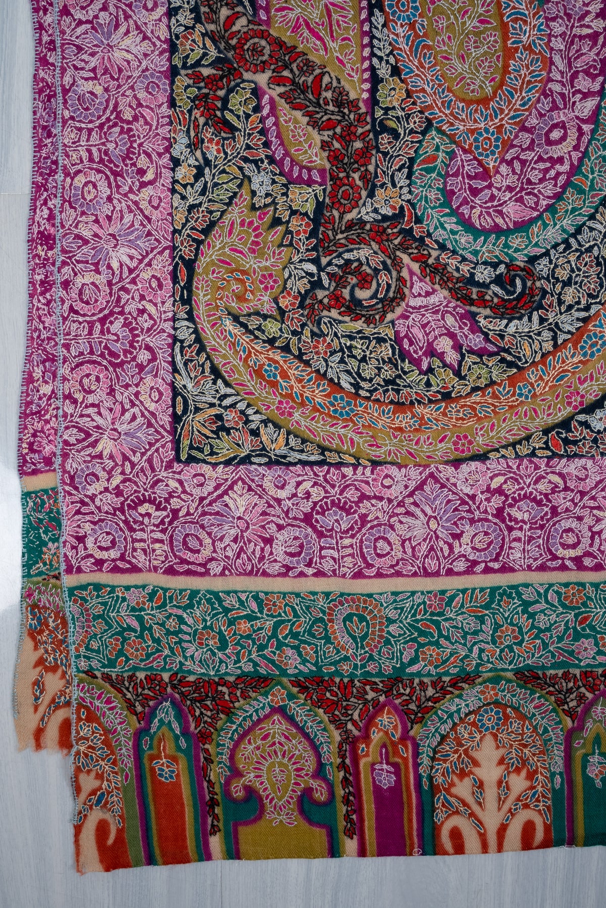 Royale Paisley Tapestry: Kalamkari Pure Pashmina Hand Embroidered Shawl
