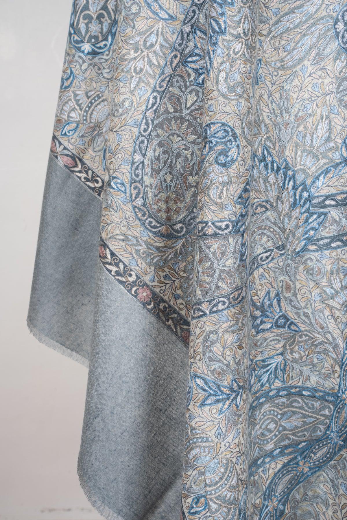 Frosted Paisley Reverie: Pure Pashmina Hand Embroidered Shawl