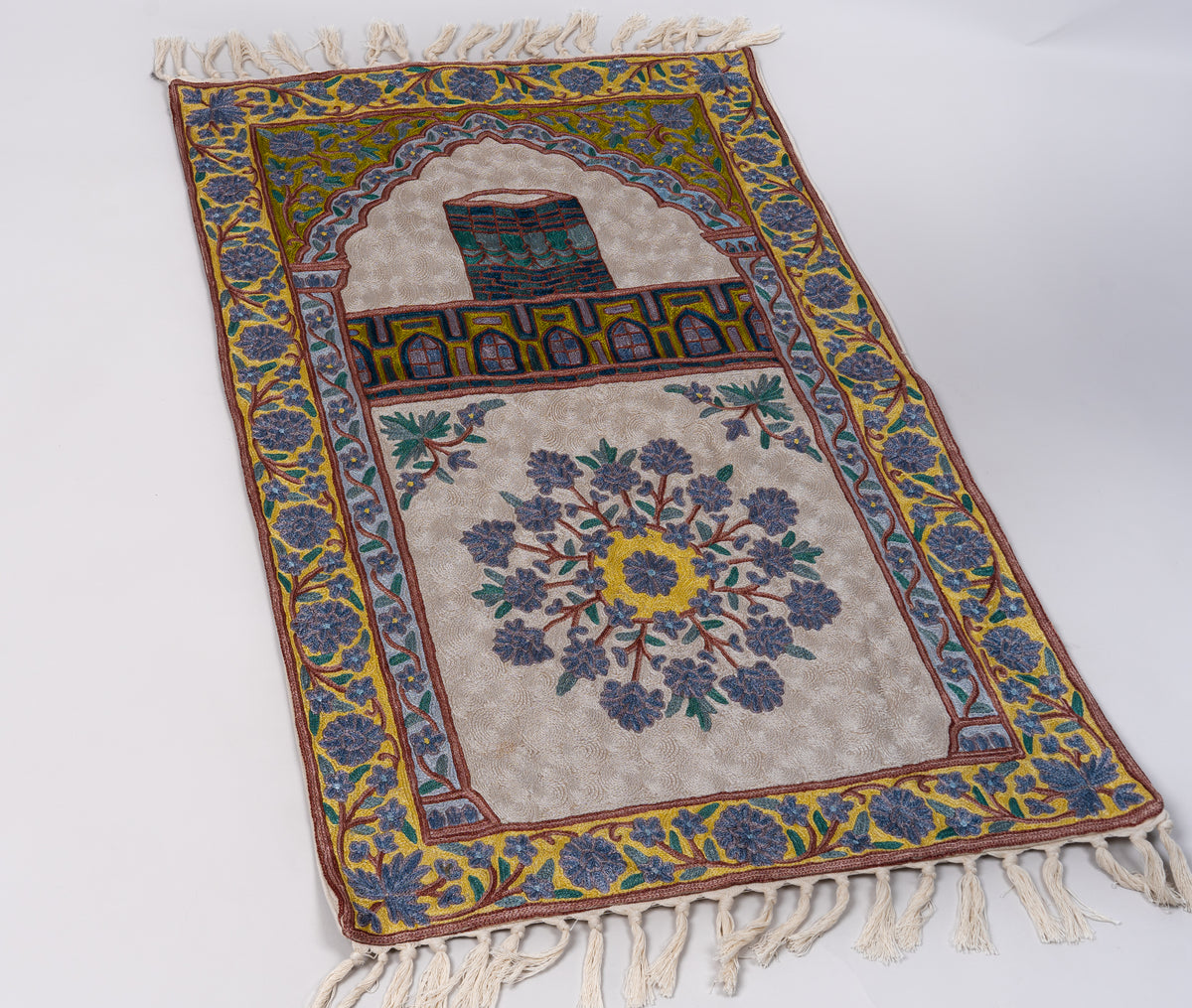 Kaaba-e-Noor Chain Stitch Hand-Embroidered Jainimaz (Prayer Mat)