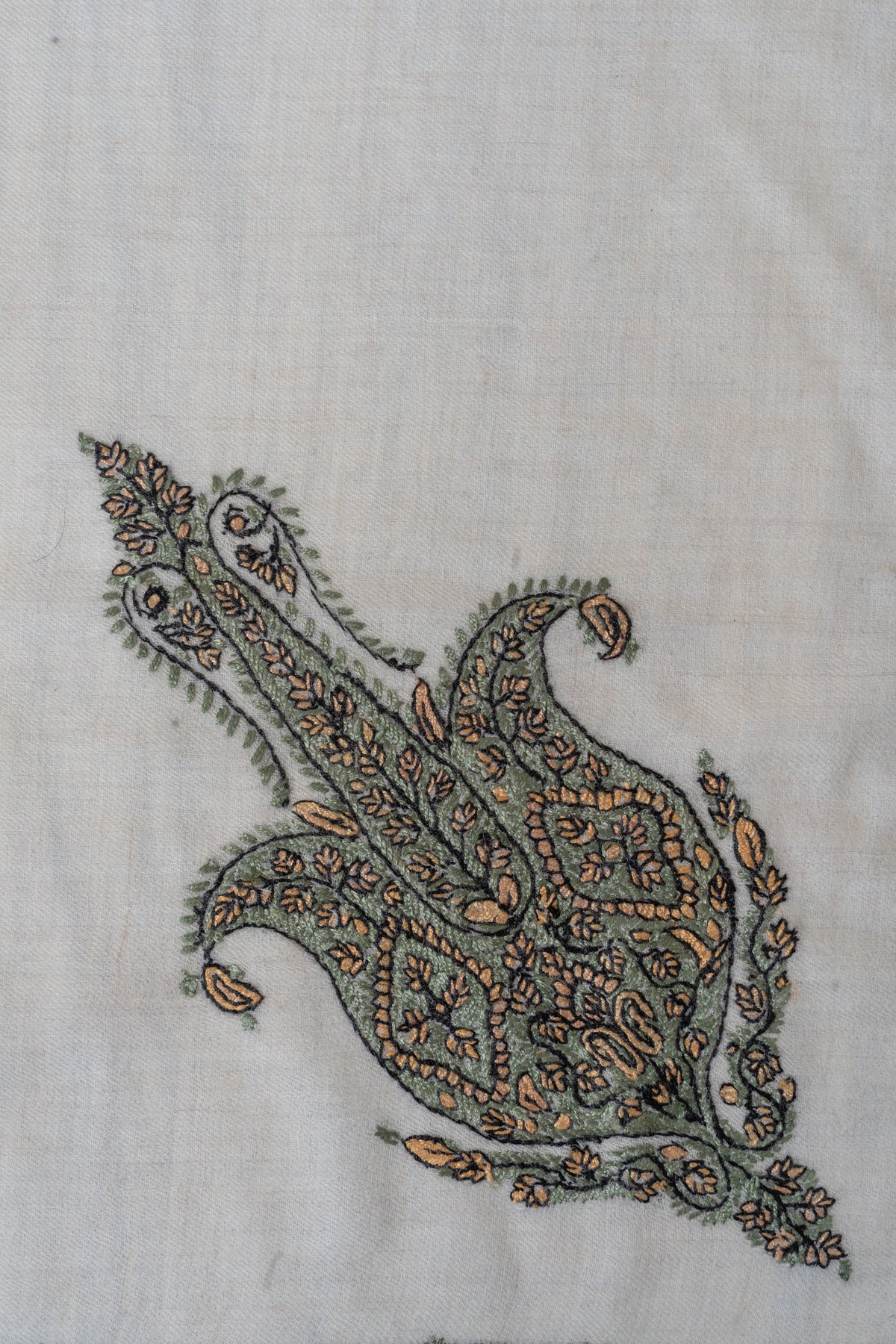 Sabr-e-Sabz Hand-Embroidered Cashmere Men's Rumal