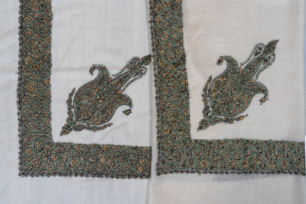 Sabr-e-Sabz Hand-Embroidered Cashmere Men's Rumal