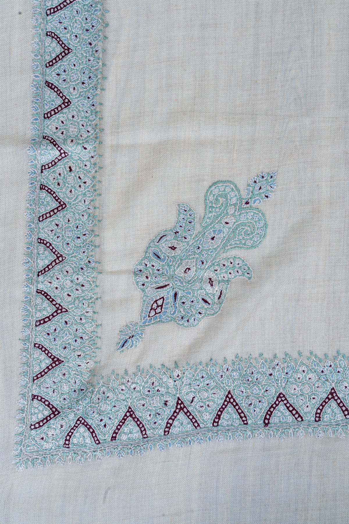 Neel-e-Sukoon Hand-Embroidered Cashmere Men's Rumal