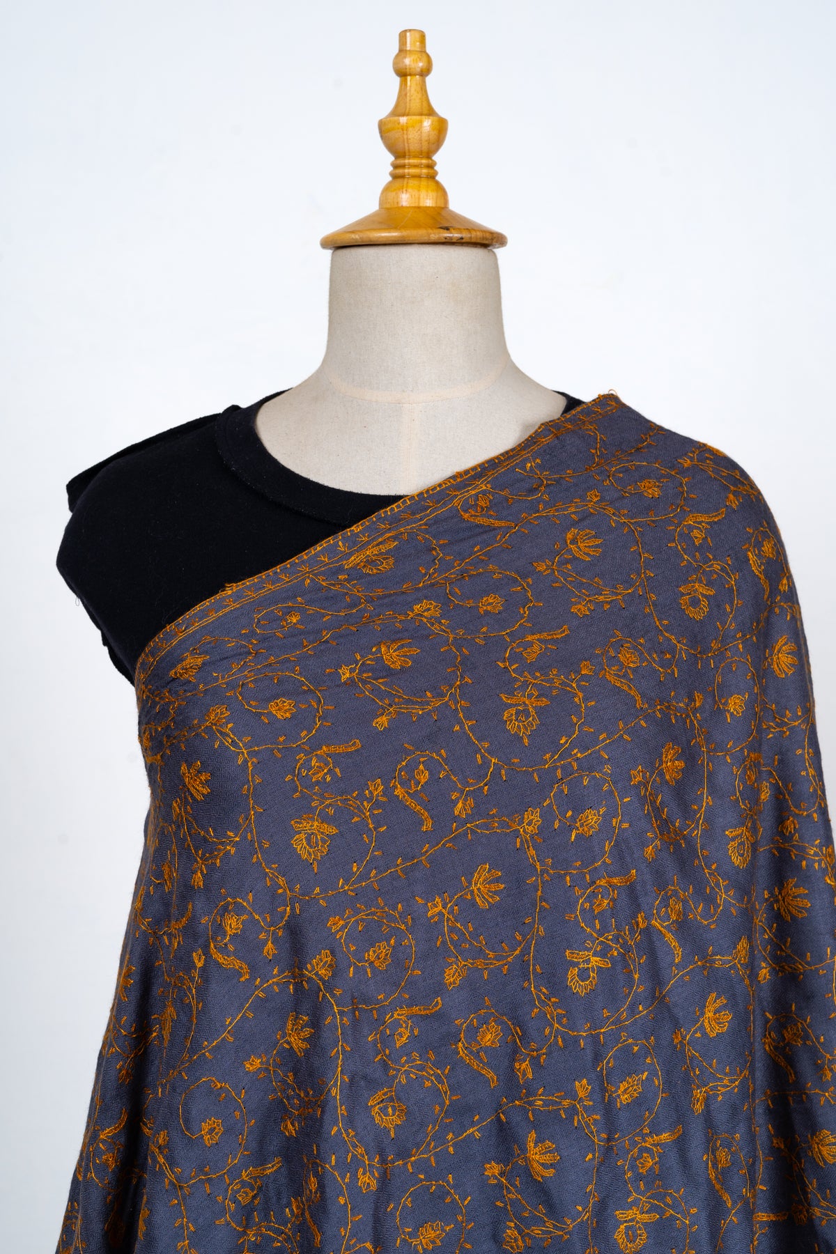Raakh-e-Zareen: Slate & Gold Sozni Embroidered Stole