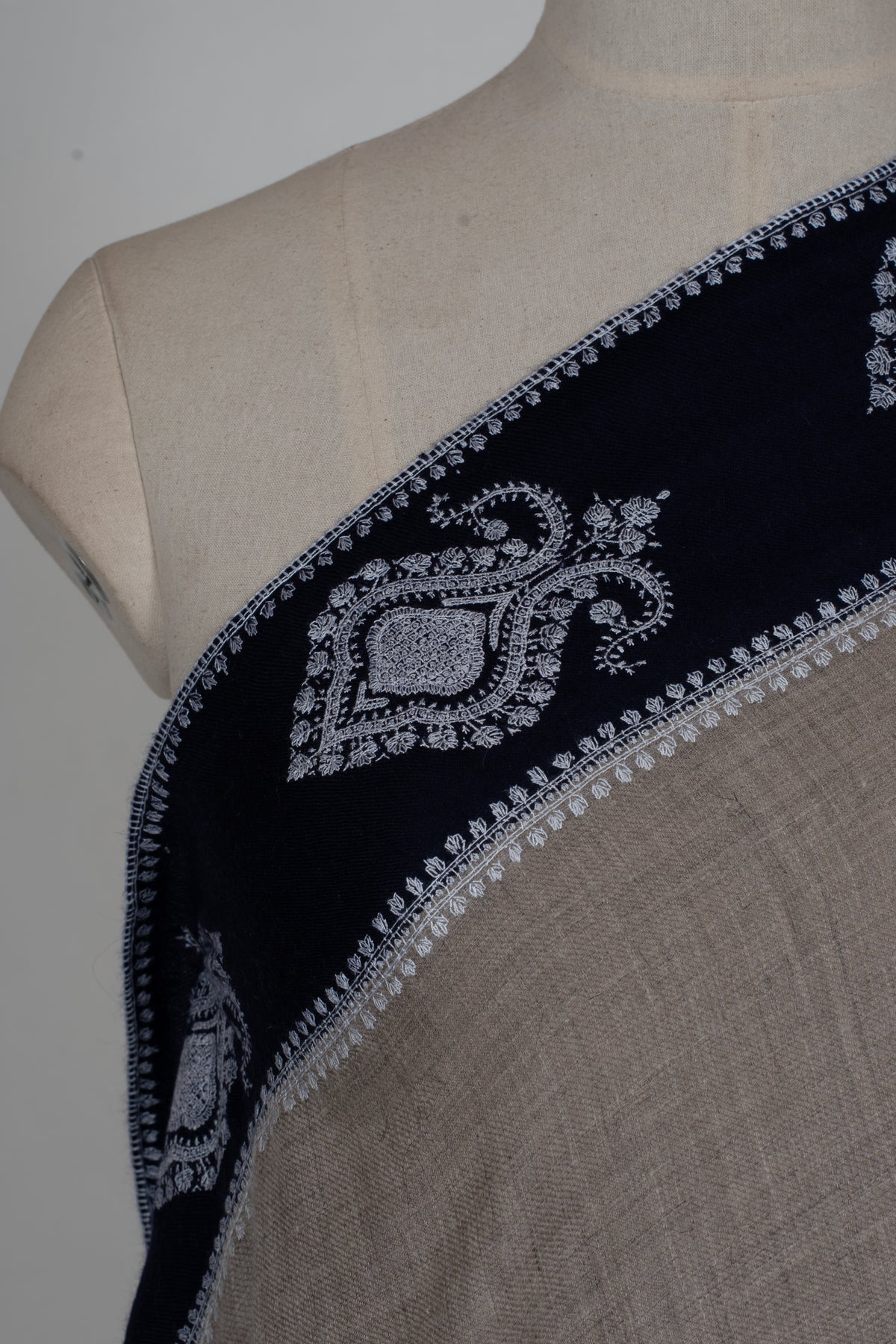 Midnight Contrast: Pure Pashmina Sozni Hand Embroidered Shawl