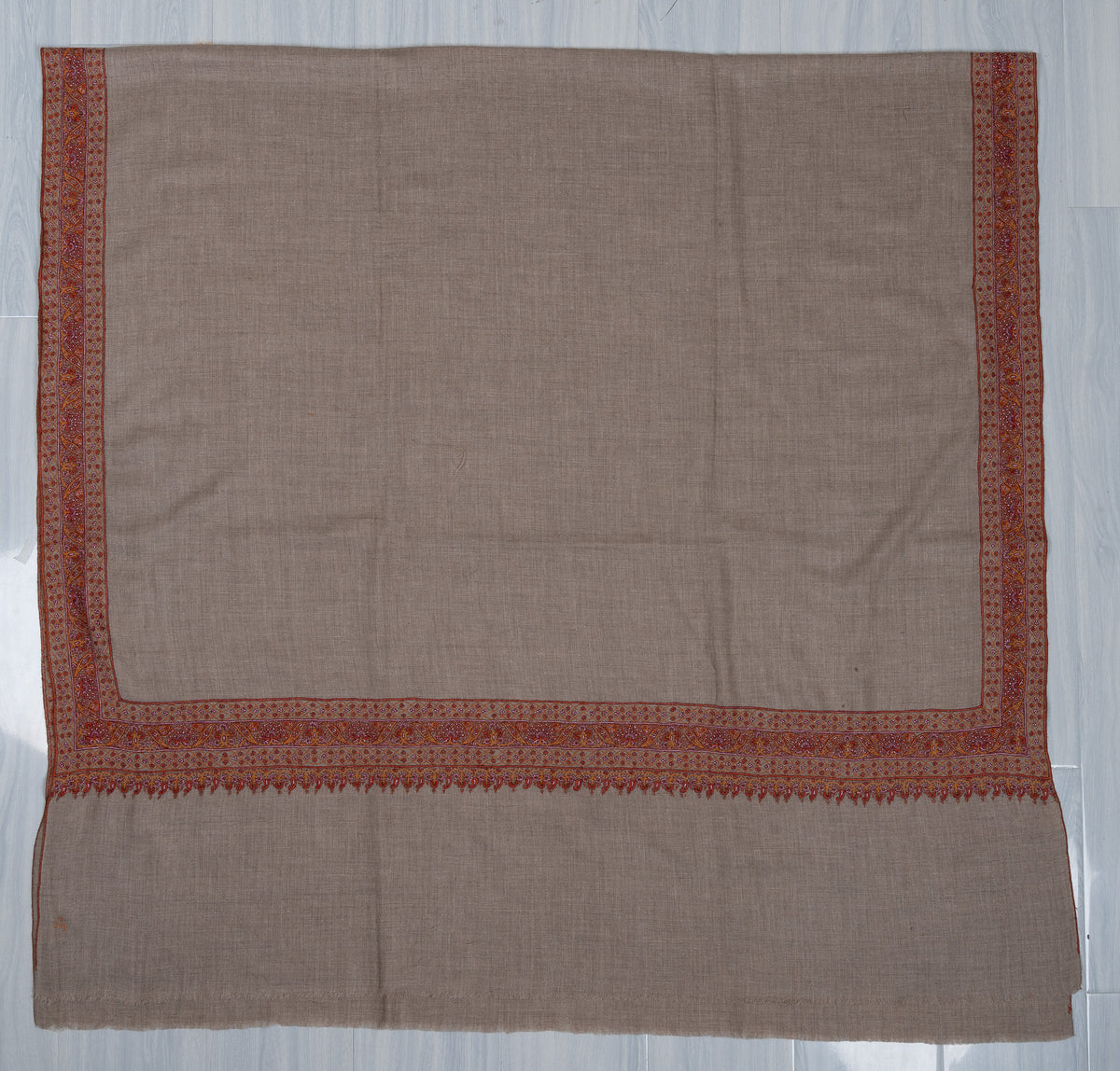 Sozni Hand Embroidered Pashmina: Soft Taupe Heritage Border