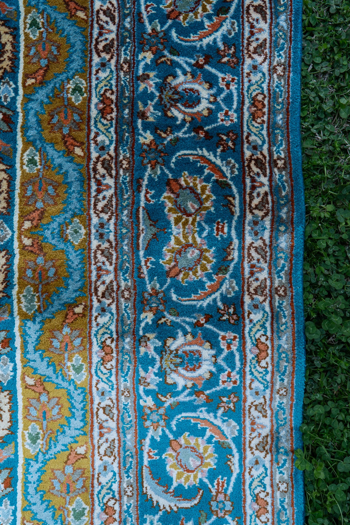6ft x 4ft: Turquoise Palace Frame: Hand Knotted Mulberry silk on silk Kashmiri Carpet
