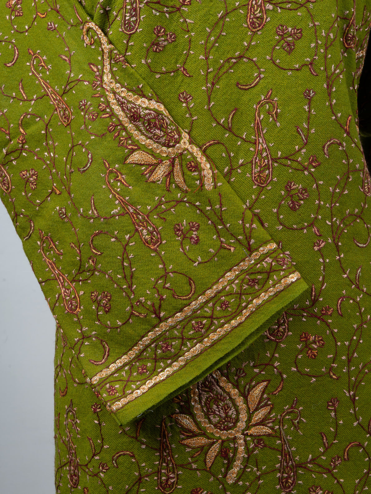 Verdant Vine Sozni Hand Embroidered Fine Merino Wool Pheran