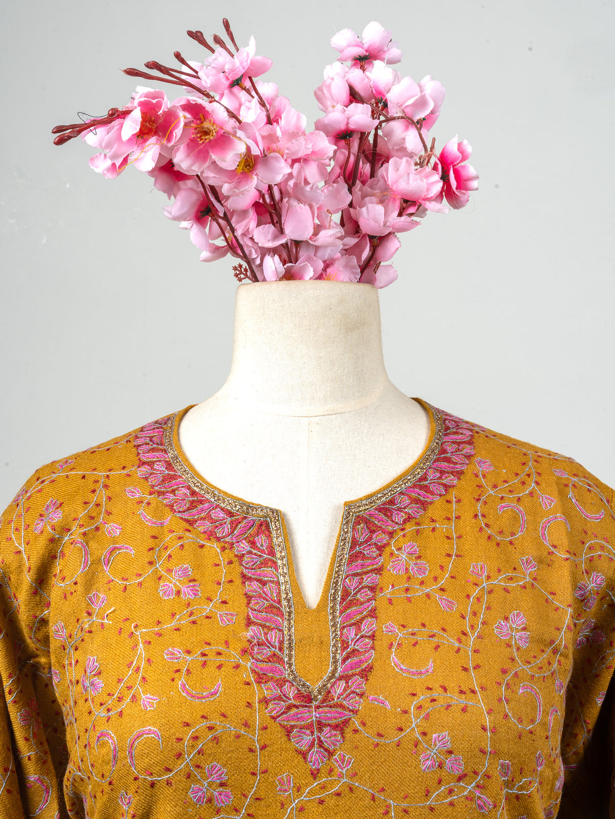 Amber Vine Sozni Hand Embroidered Fine Merino Wool Pheran