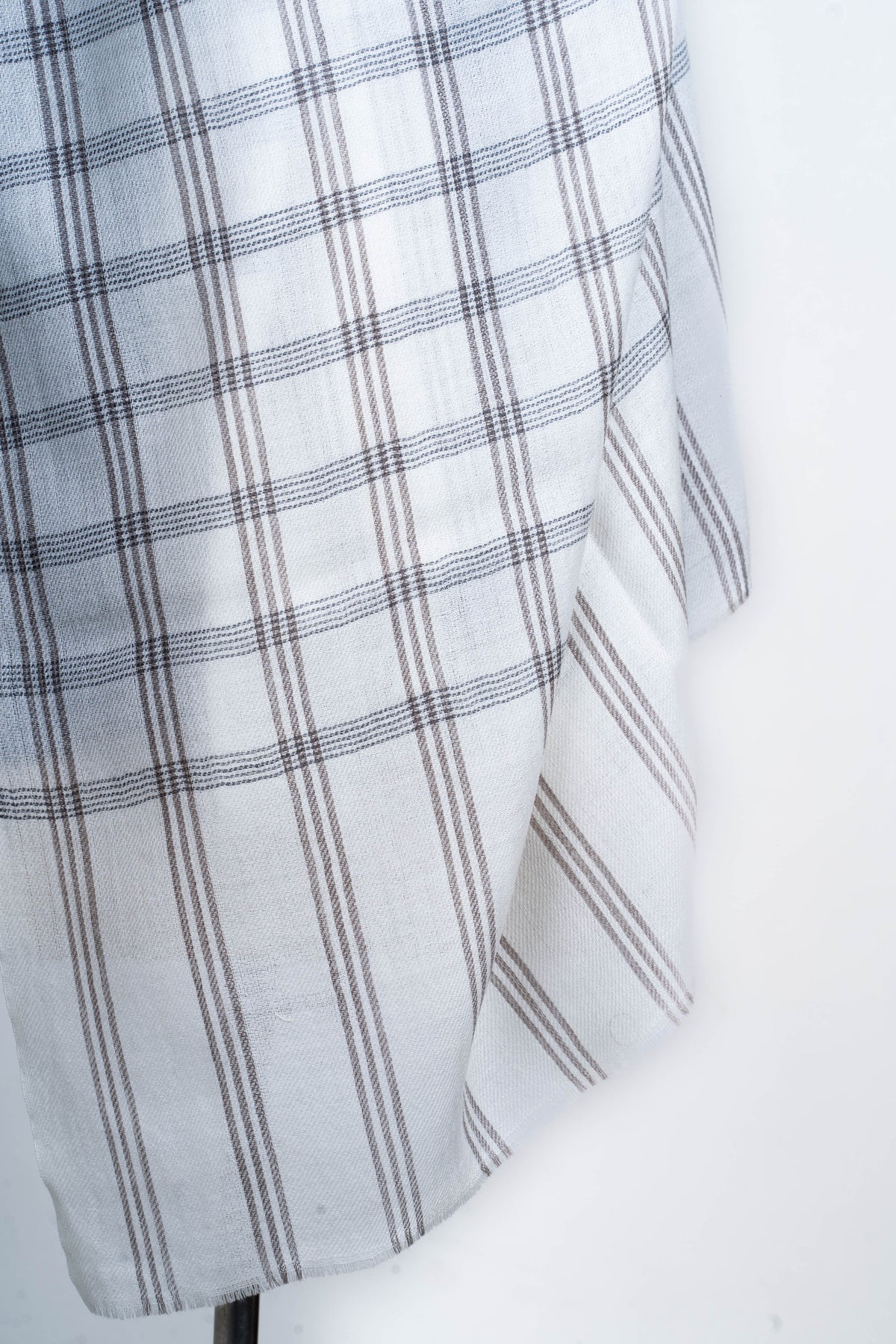 Ethereal Whites: Checked Merino Wool Stole with Subtle Beige Accents