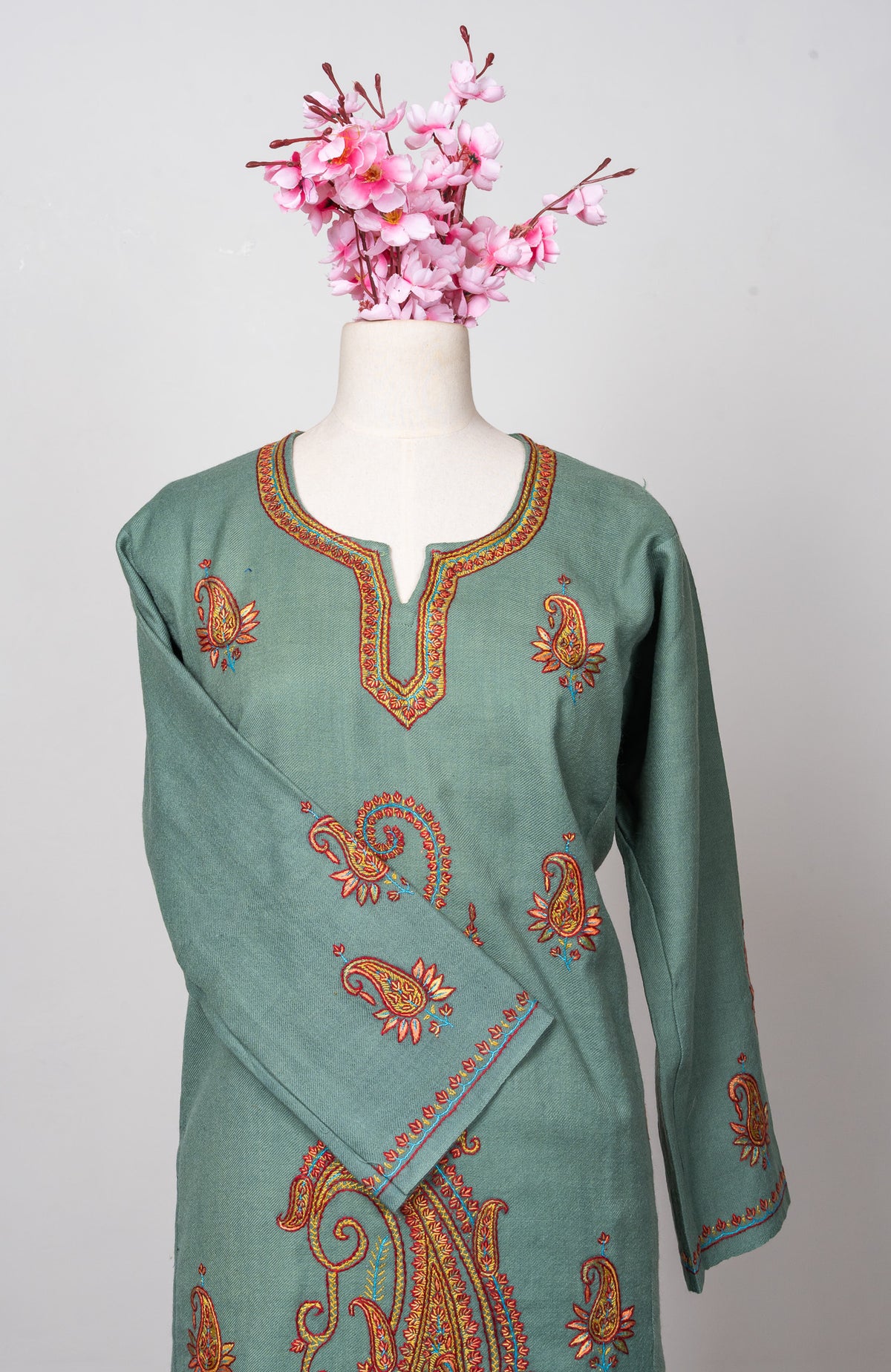 Royal Paisley Sozni Hand Embroidered Fine Merino Wool Pheran