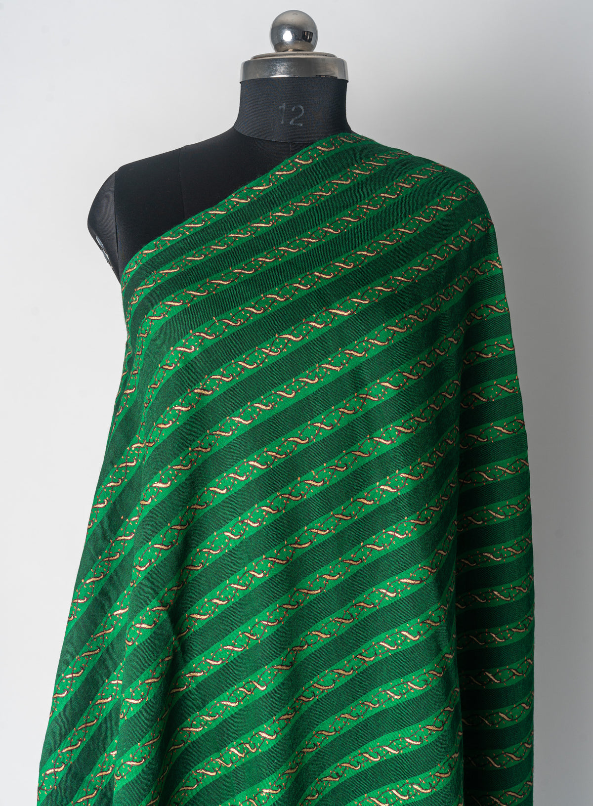 Sabz Gulzar: Verdant Kashmiri Hand Embroidered Sozni Shawl