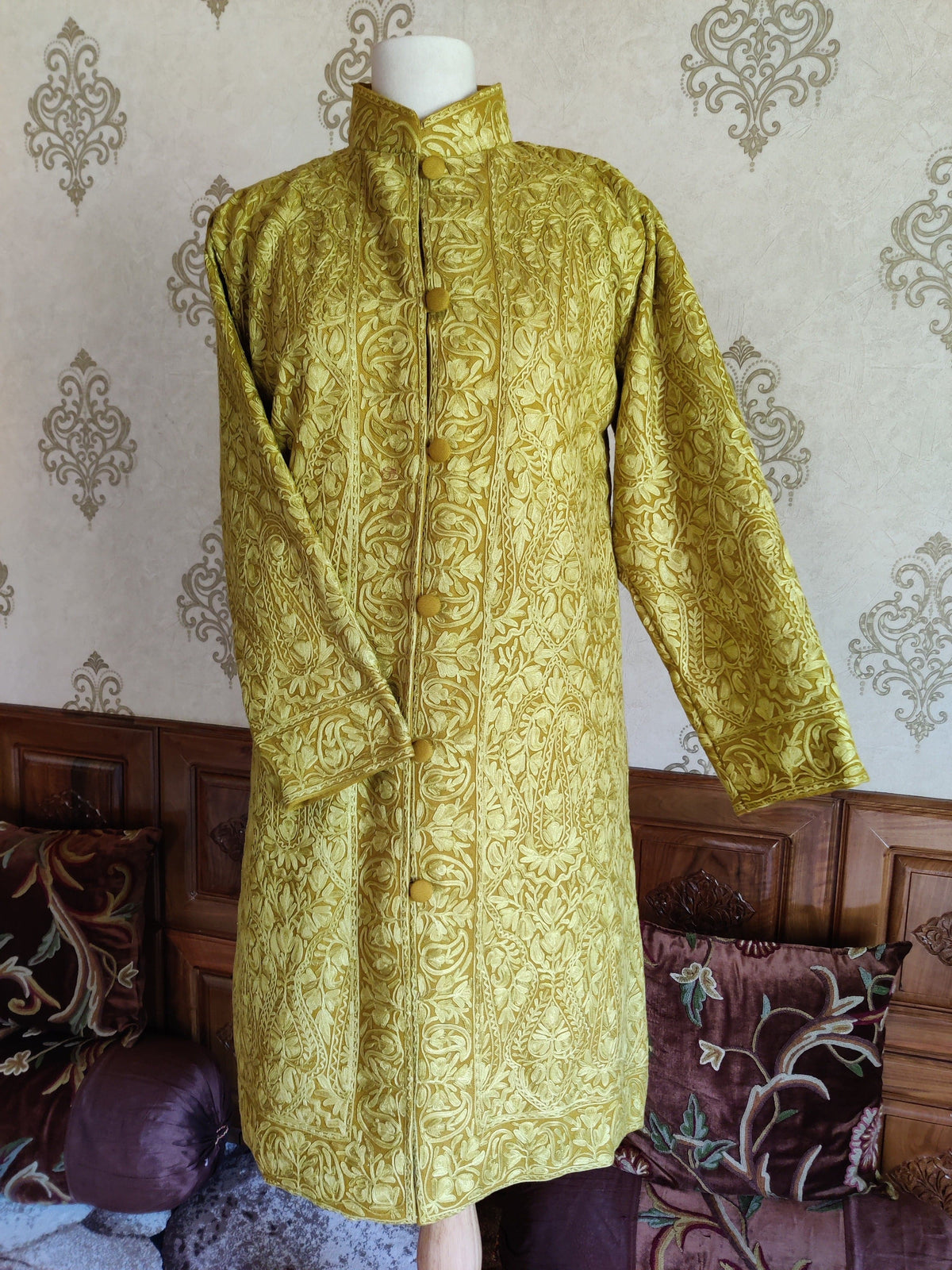Monochrome Kashmiri Jacket - KashmKari