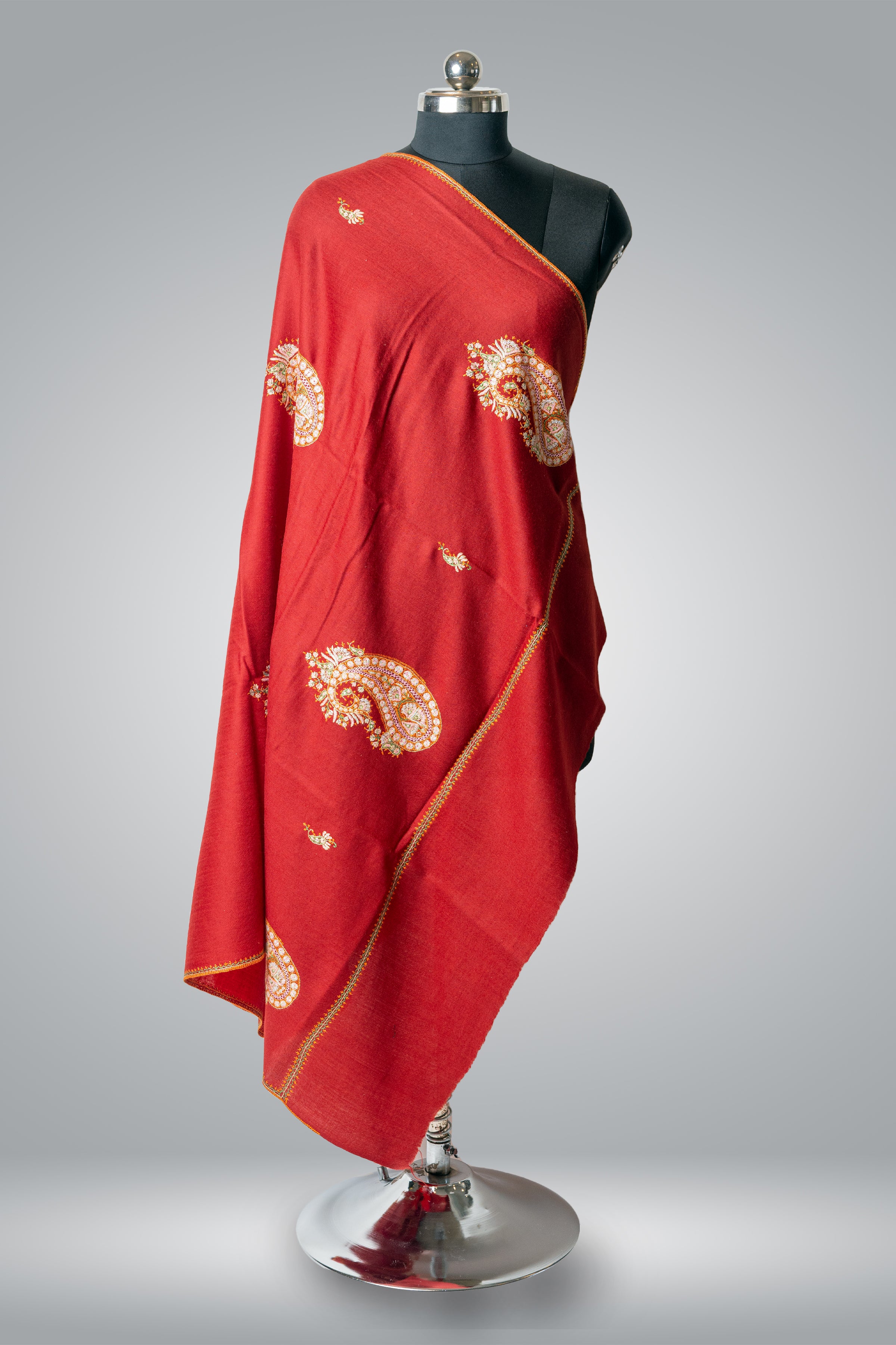 White - Handwoven Sozni Hand Embroidered Merino Wool Kashmiri Stole 03