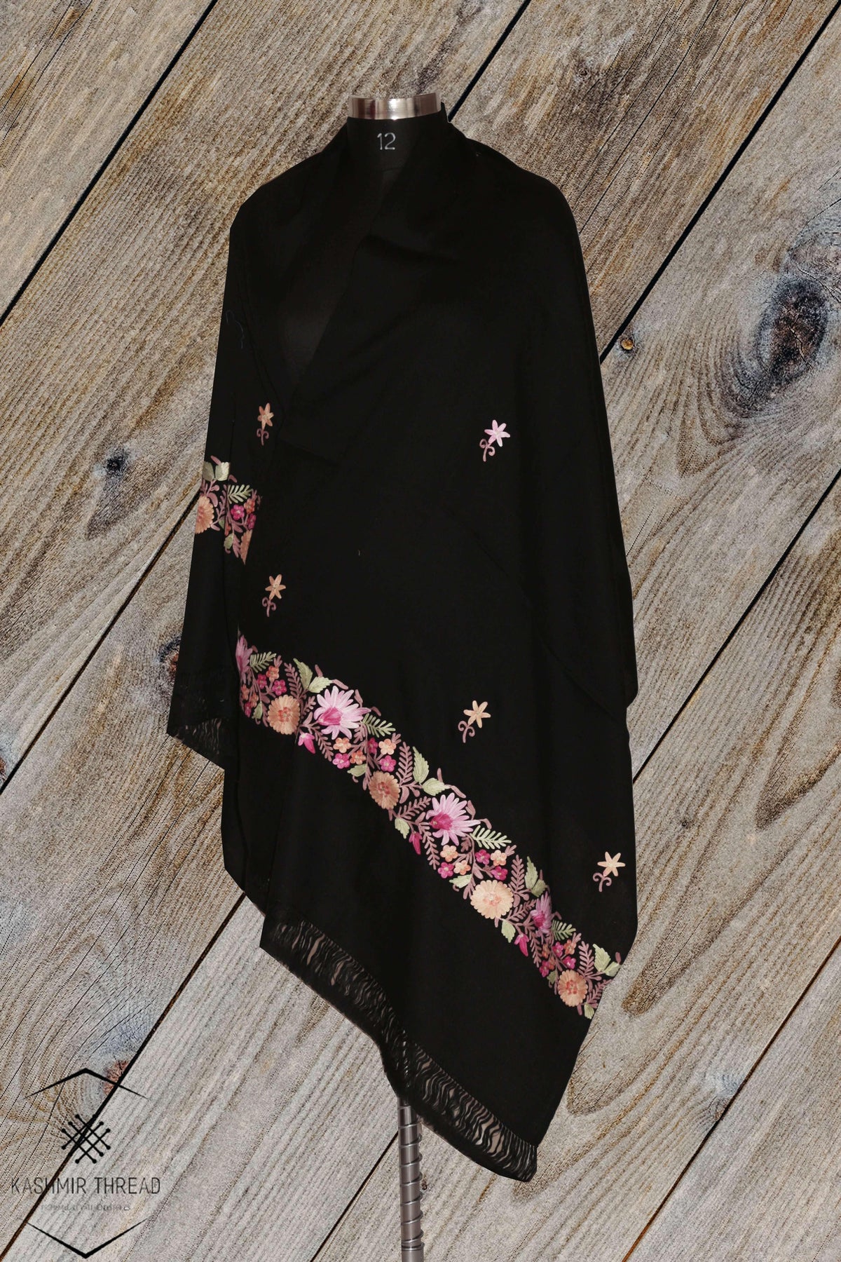 Kashmir Thread Kashmiri Stoles Black Kashmiri Woolen Shawl with Aari Embroidery