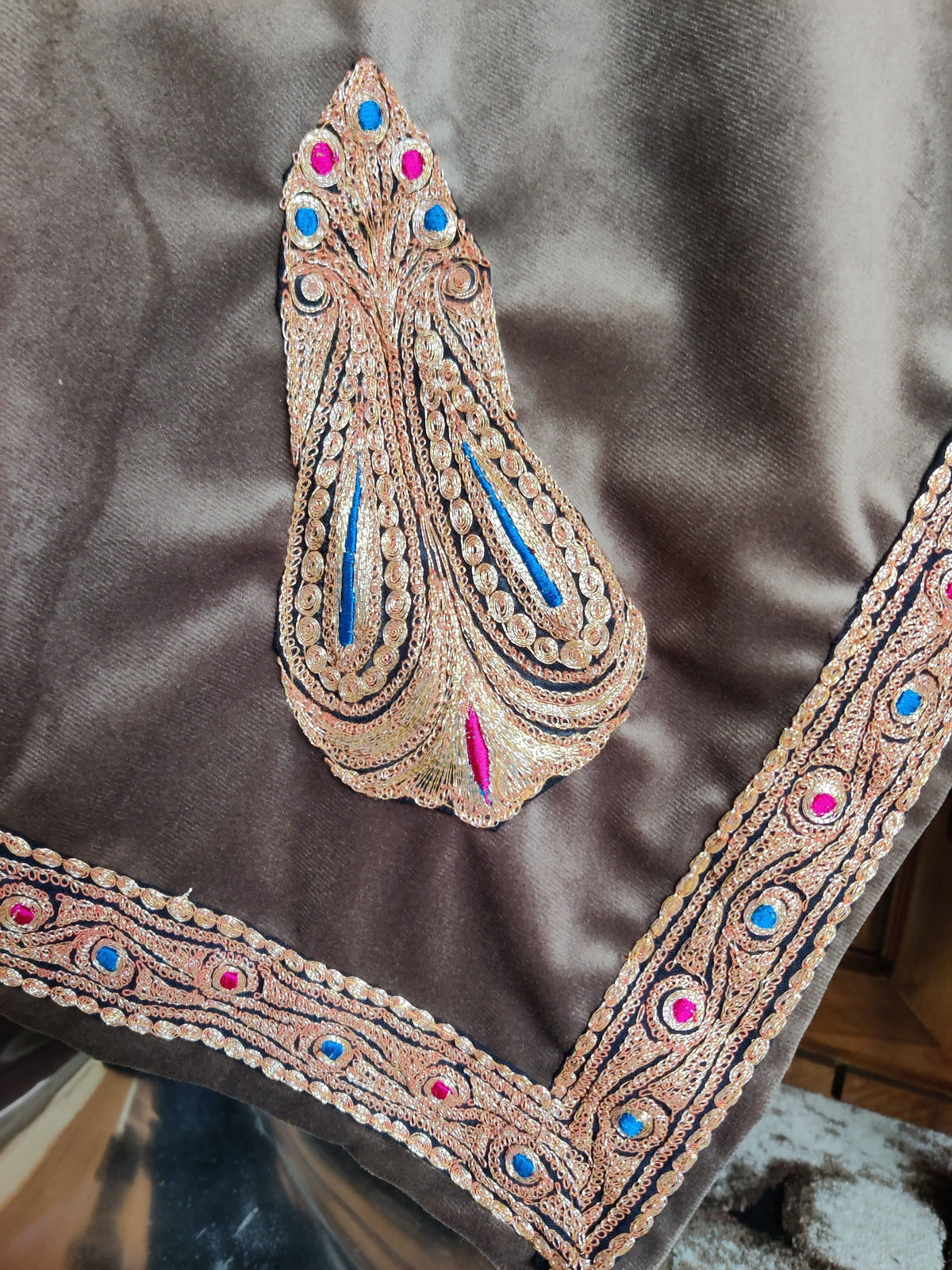 3 pcs Kashmiri Velvet Tilla Pheran With Stole and Trouser Pheran KashmKari Buy 3 pcs Kashmiri Velvet Pheran Tilla With Dupatta and trousers Online at a Best price | Kashmir Thread