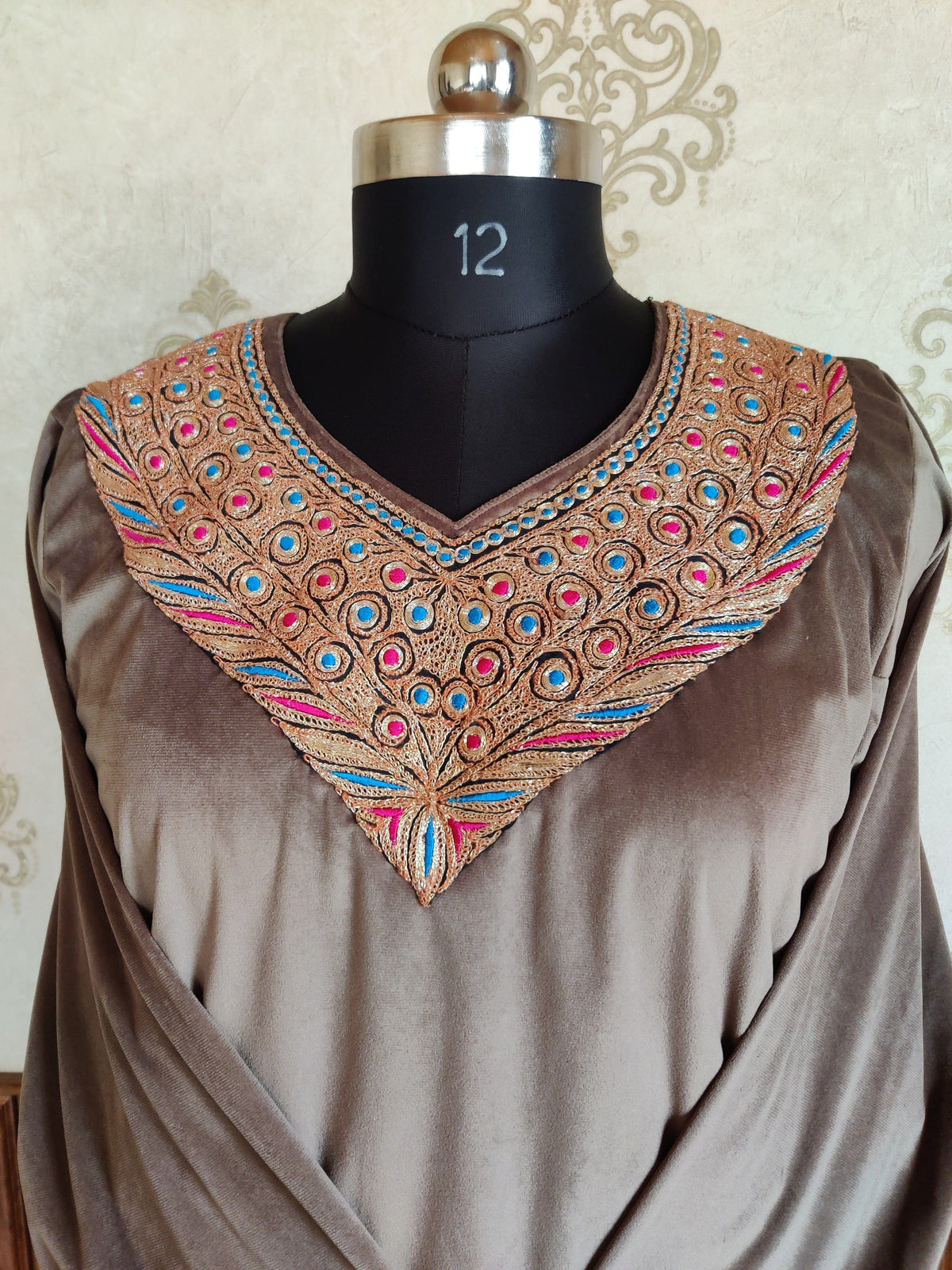 3 pcs Kashmiri Velvet Tilla Pheran With Stole and Trouser Pheran KashmKari Buy 3 pcs Kashmiri Velvet Pheran Tilla With Dupatta and trousers Online at a Best price | Kashmir Thread
