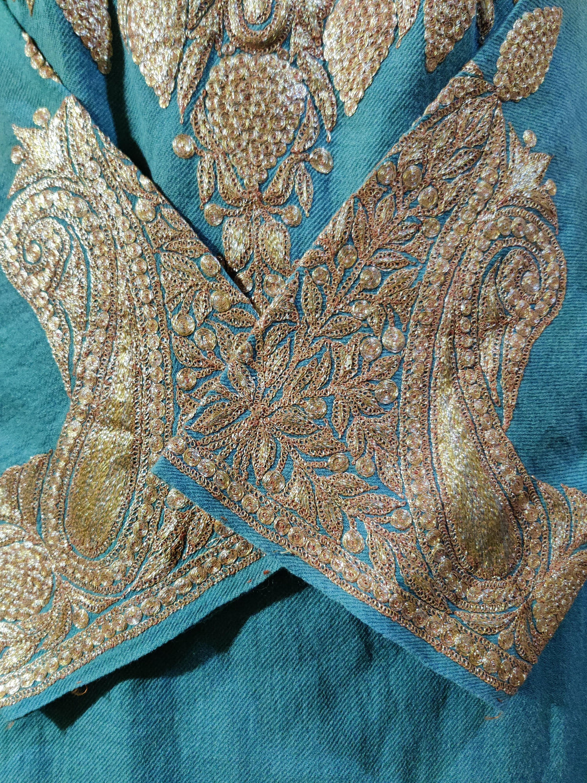 Kashmiri Woolen Pheran with Golden Tilla Embroidery Pheran KashmKari Buy Kashmiri Phiran Aari Embroidery Online at a Friendly Price | Kashmir Thread