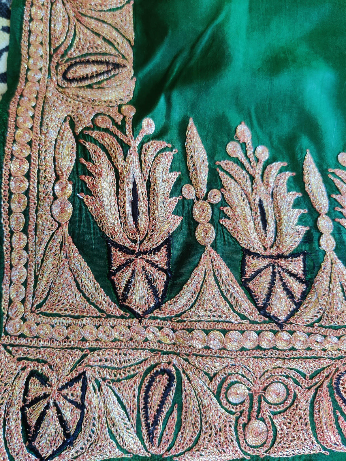 Kashmir Thread Summer Suit Pure Silk Kashmiri Suit Three-Piece With Tilla Embroidery