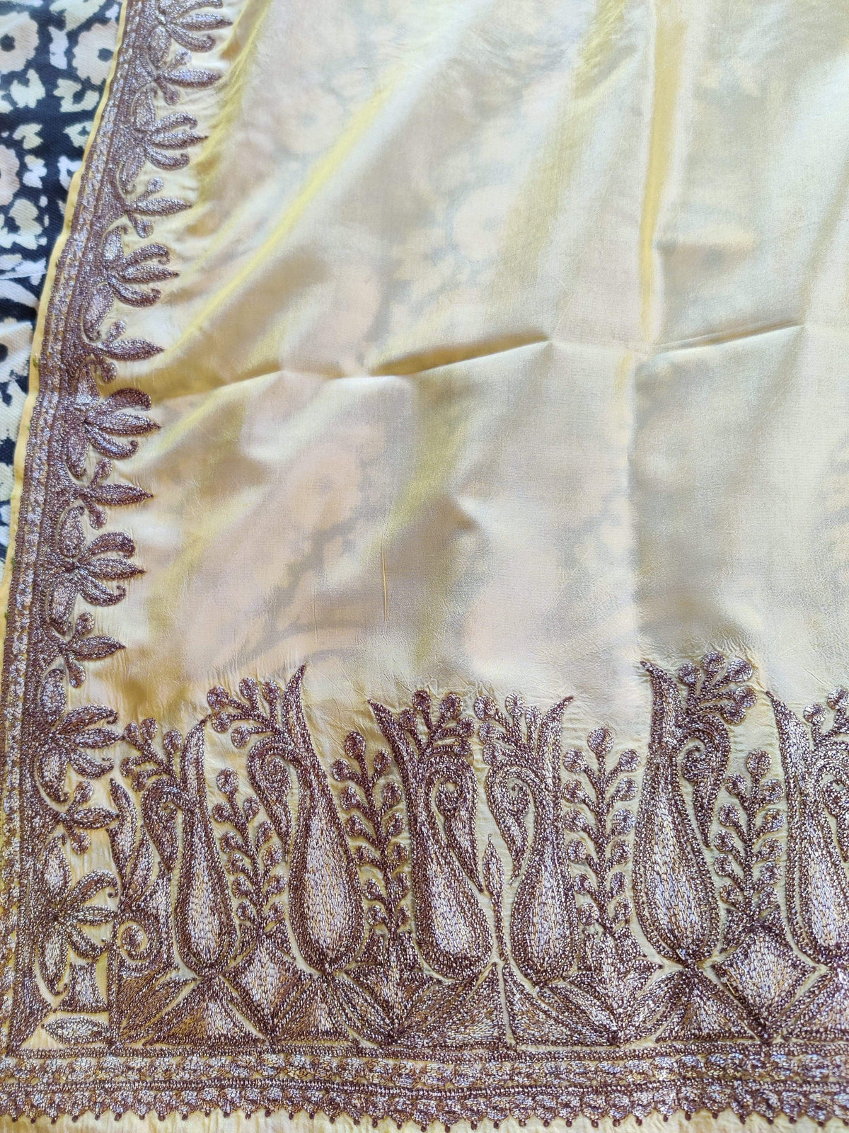 Kashmir Thread Summer Suit Pure Silk Kashmiri Suit Three-Piece With Tilla Embroidery