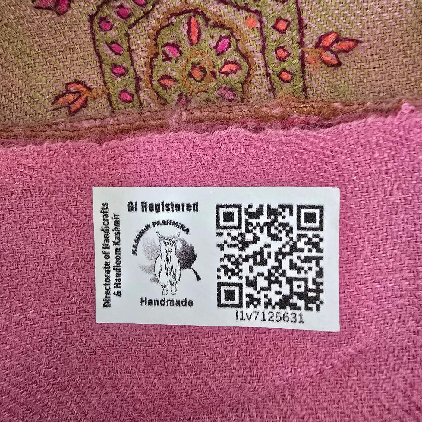 Gulaabi Daastaan – Rose Sozni Hand-Embroidered Pashmina Shawl