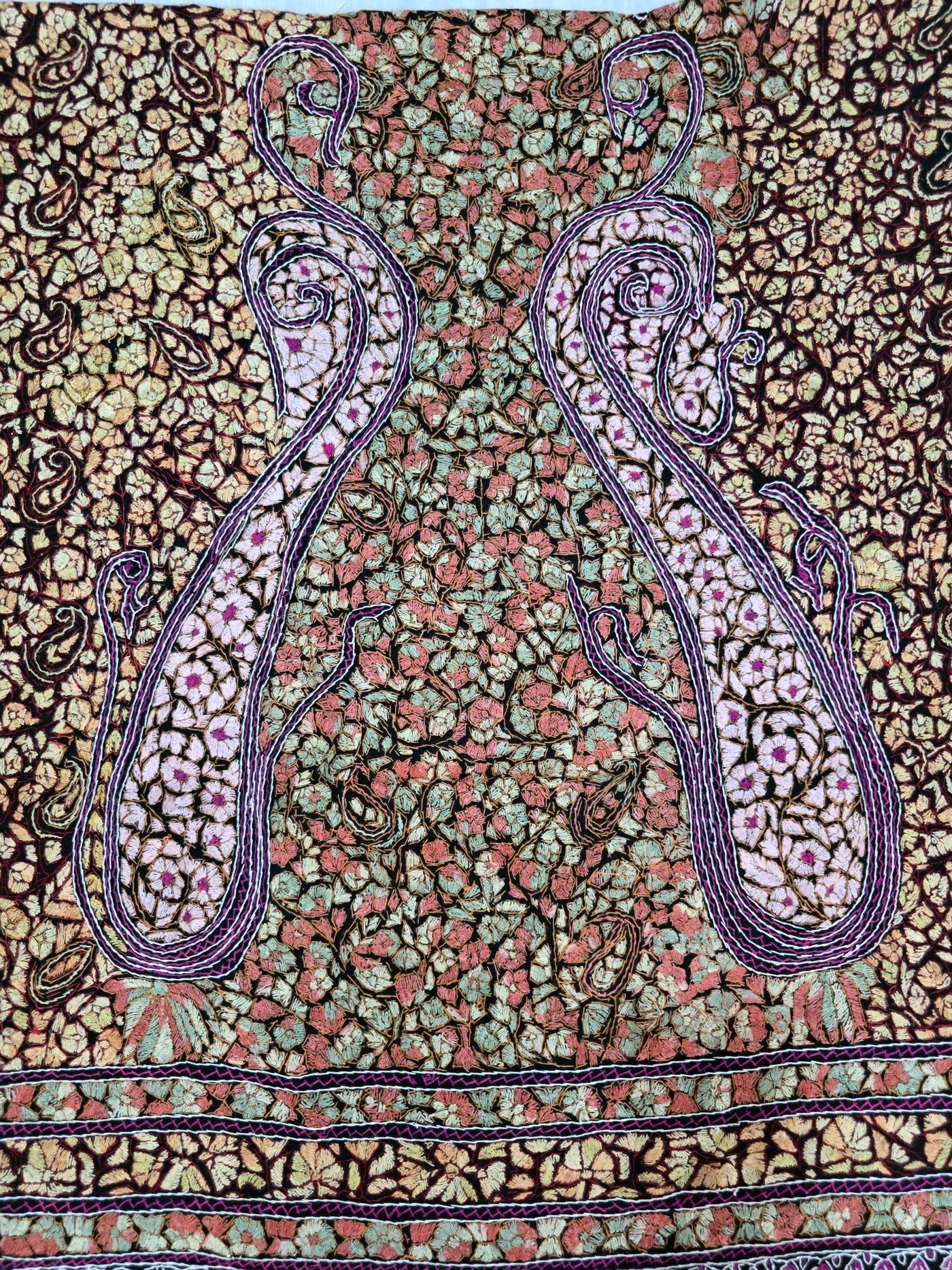 Shahkaar – Hand Embroidered Sozni Paisley Dense Jamawar Shawl