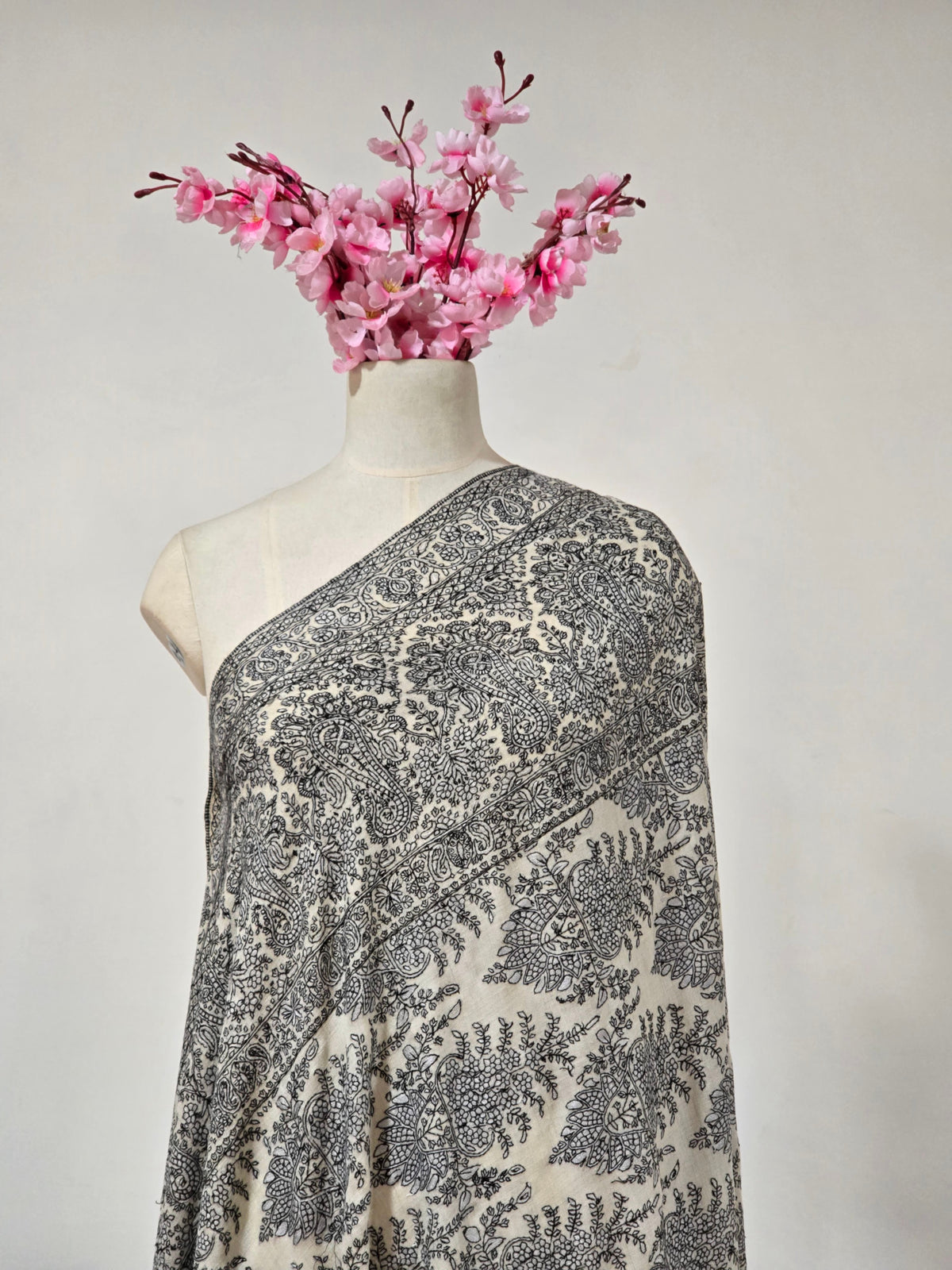 Pure Pashmina 3 Yards Ivory Noir Botanica: Sozni Hand Embroidered