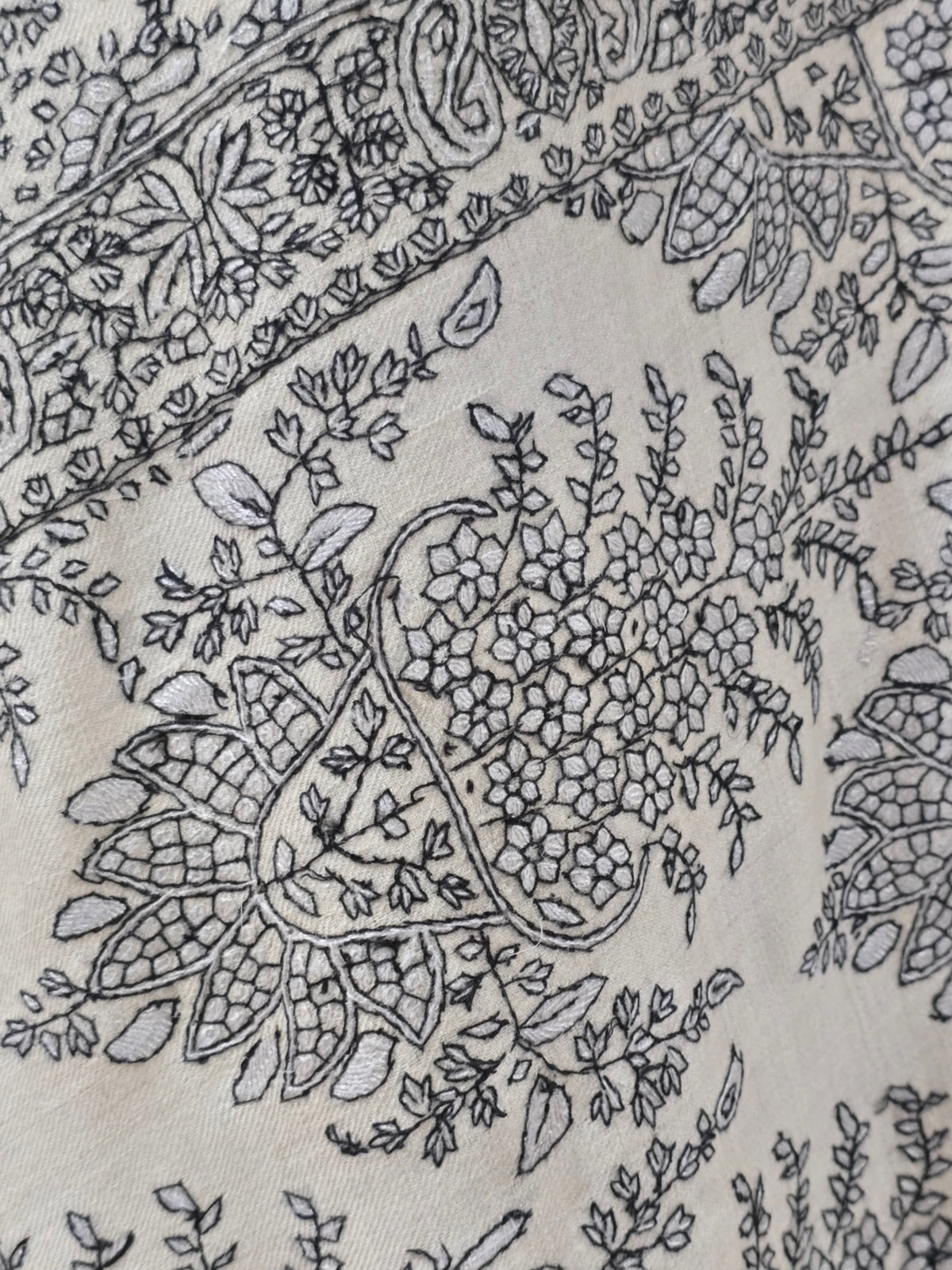 Pure Pashmina 3 Yards Ivory Noir Botanica: Sozni Hand Embroidered