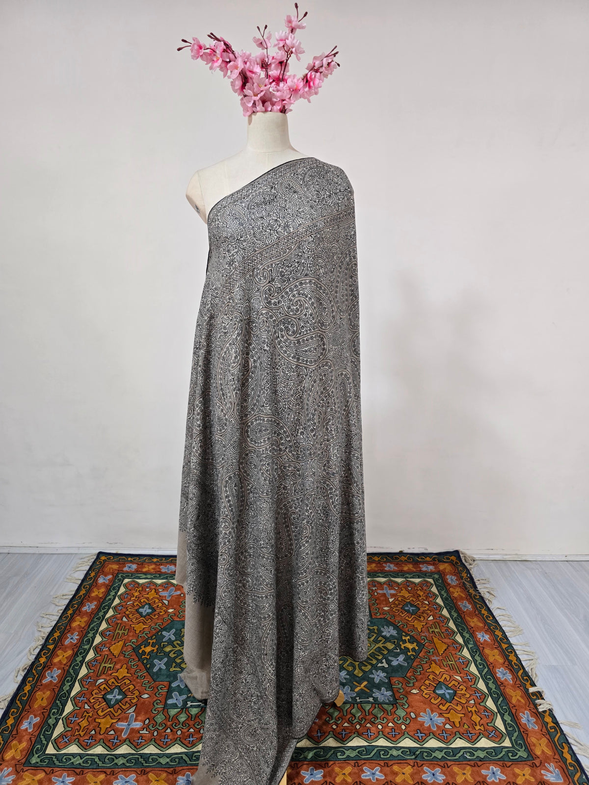 Pure Pashmina 3 Yards Midnight Paisley Veil: Sozni Hand Embroidered