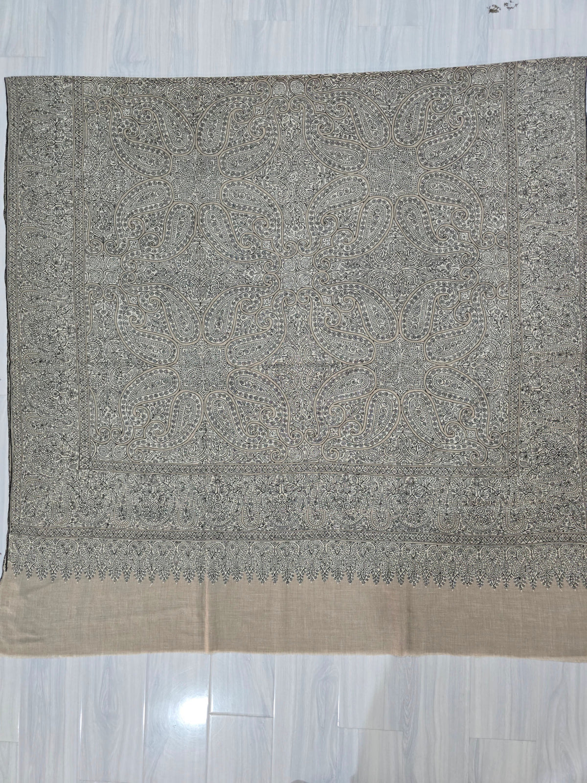 Pure Pashmina 3 Yards Midnight Paisley Veil: Sozni Hand Embroidered