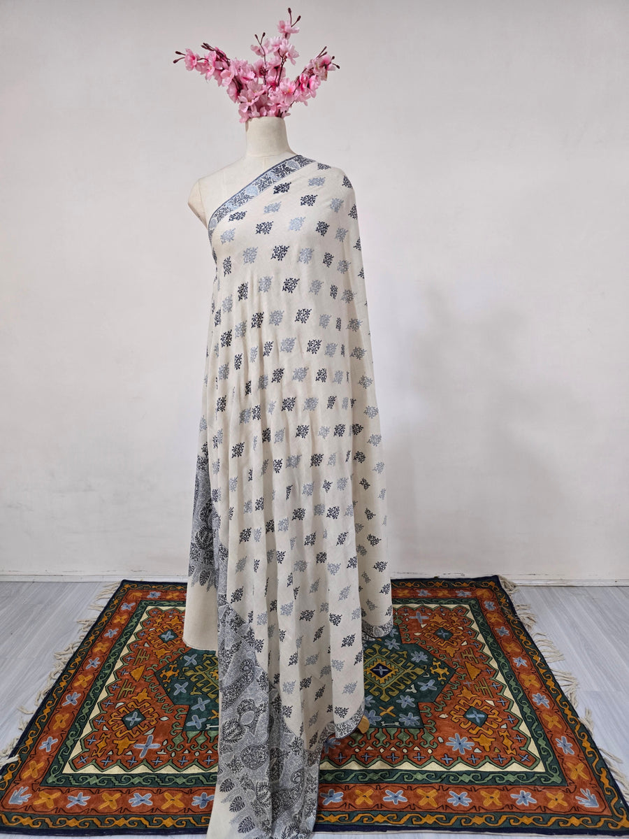 Ivory Frost Motif: Sozni Hand Embroidered Pure Pashmina 3 Yards